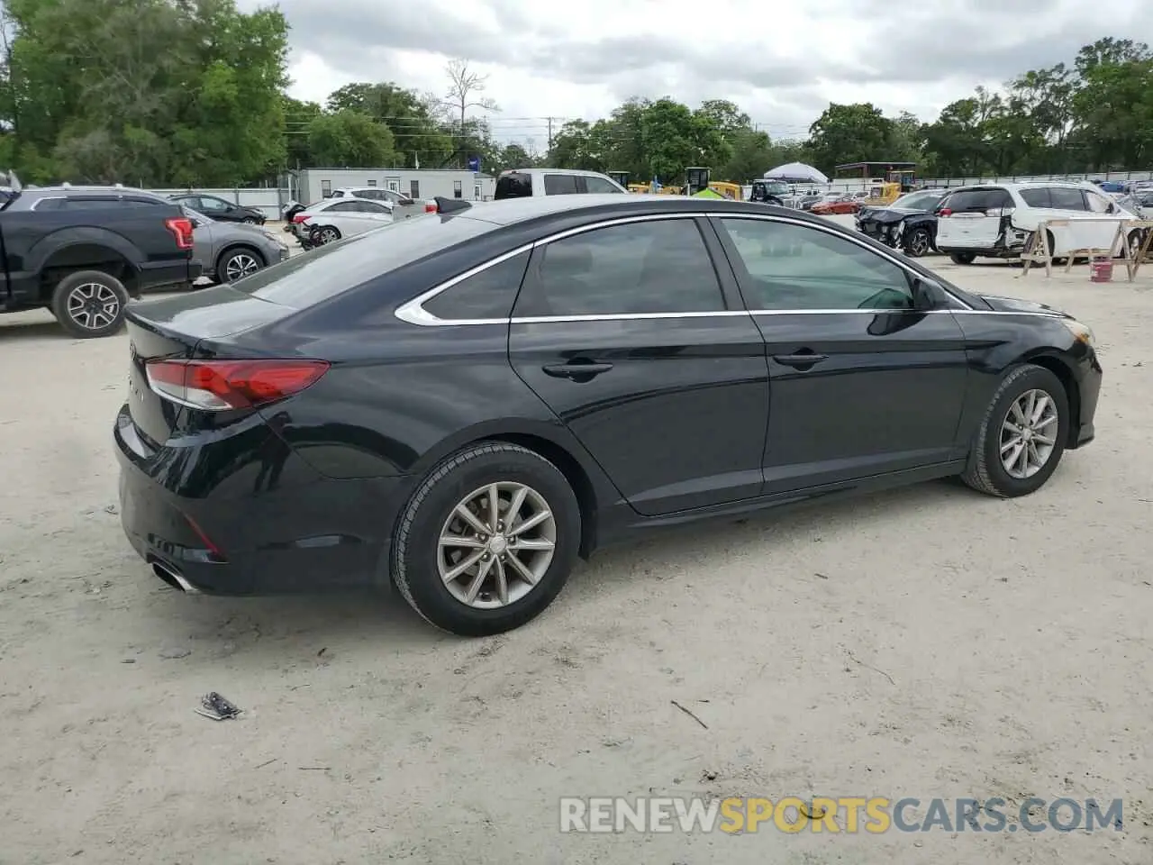 3 Photograph of a damaged car 5NPE24AF3KH729691 HYUNDAI SONATA 2019