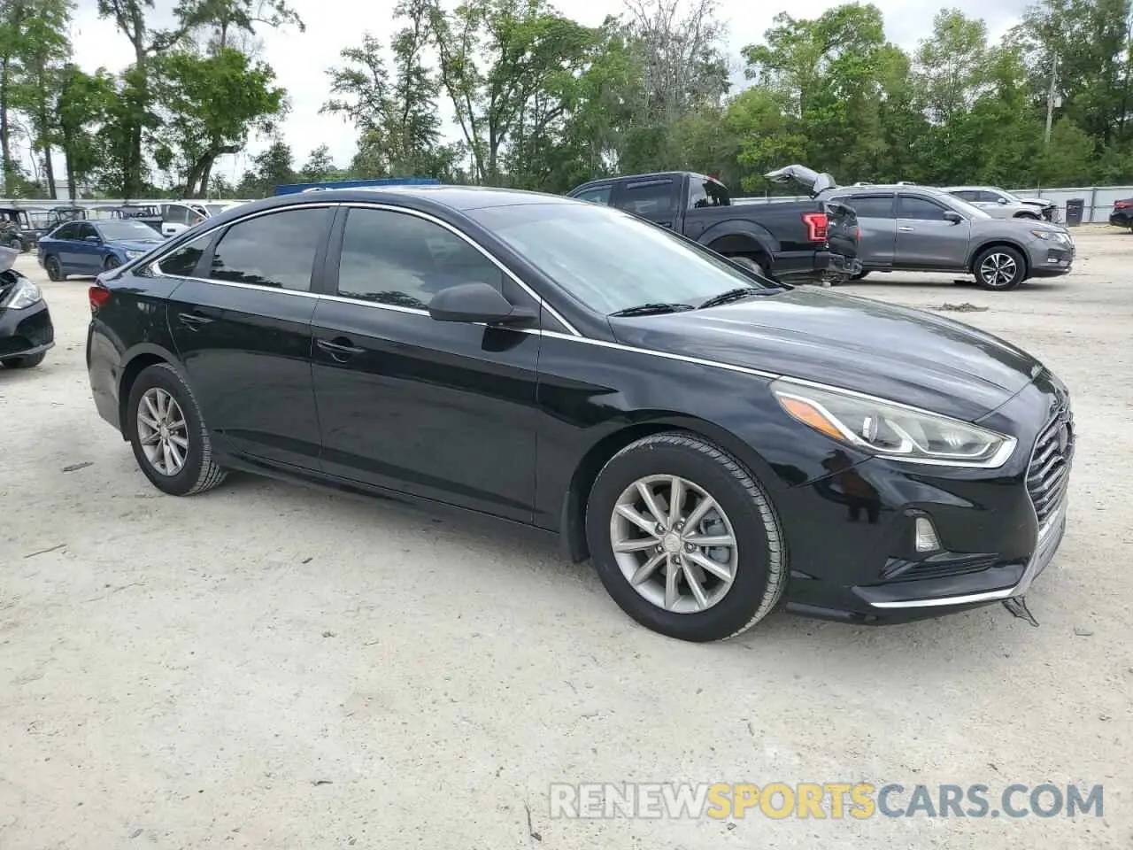 4 Photograph of a damaged car 5NPE24AF3KH729691 HYUNDAI SONATA 2019