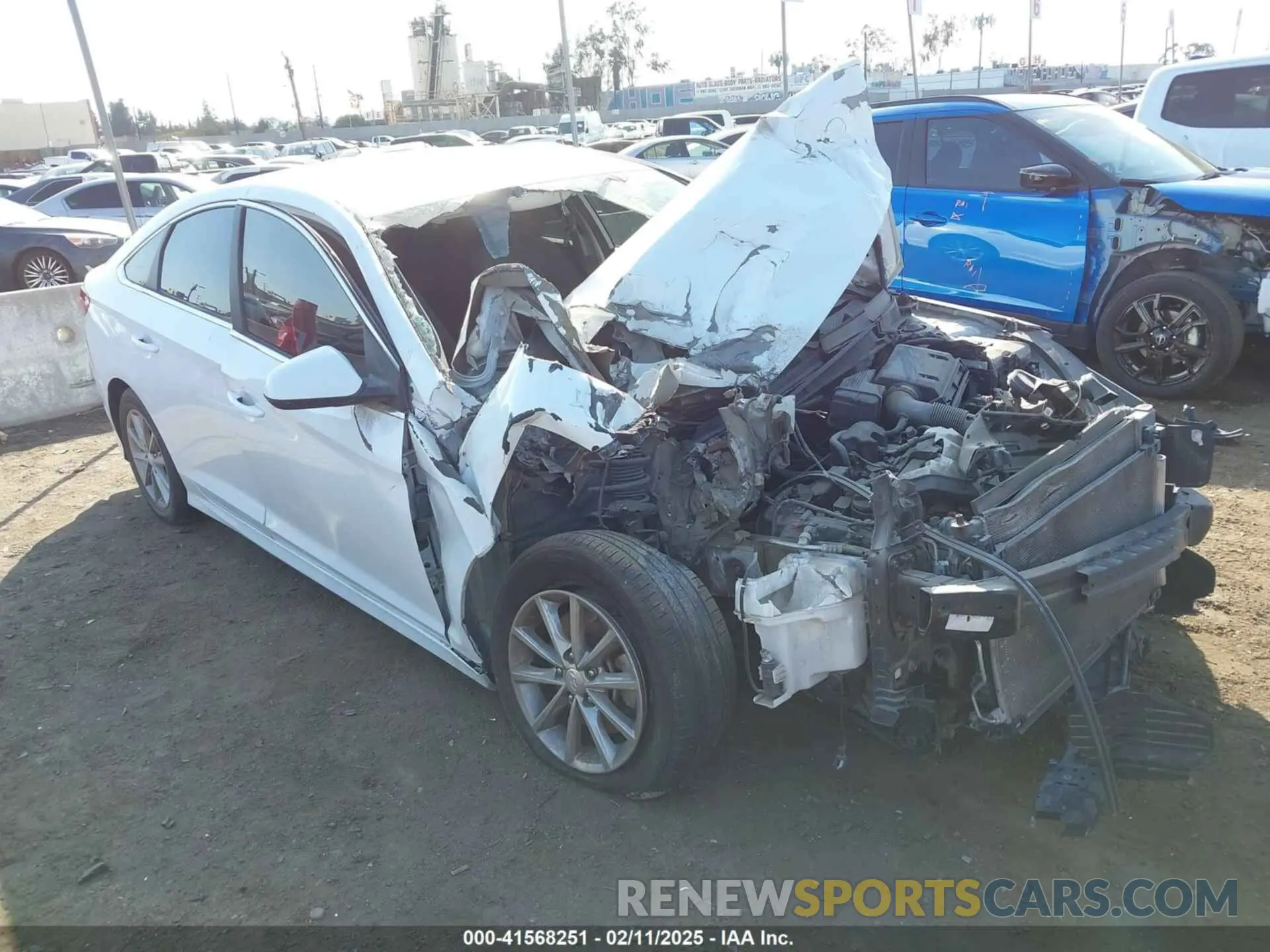 1 Фотография поврежденного автомобиля 5NPE24AF3KH738066 HYUNDAI SONATA 2019