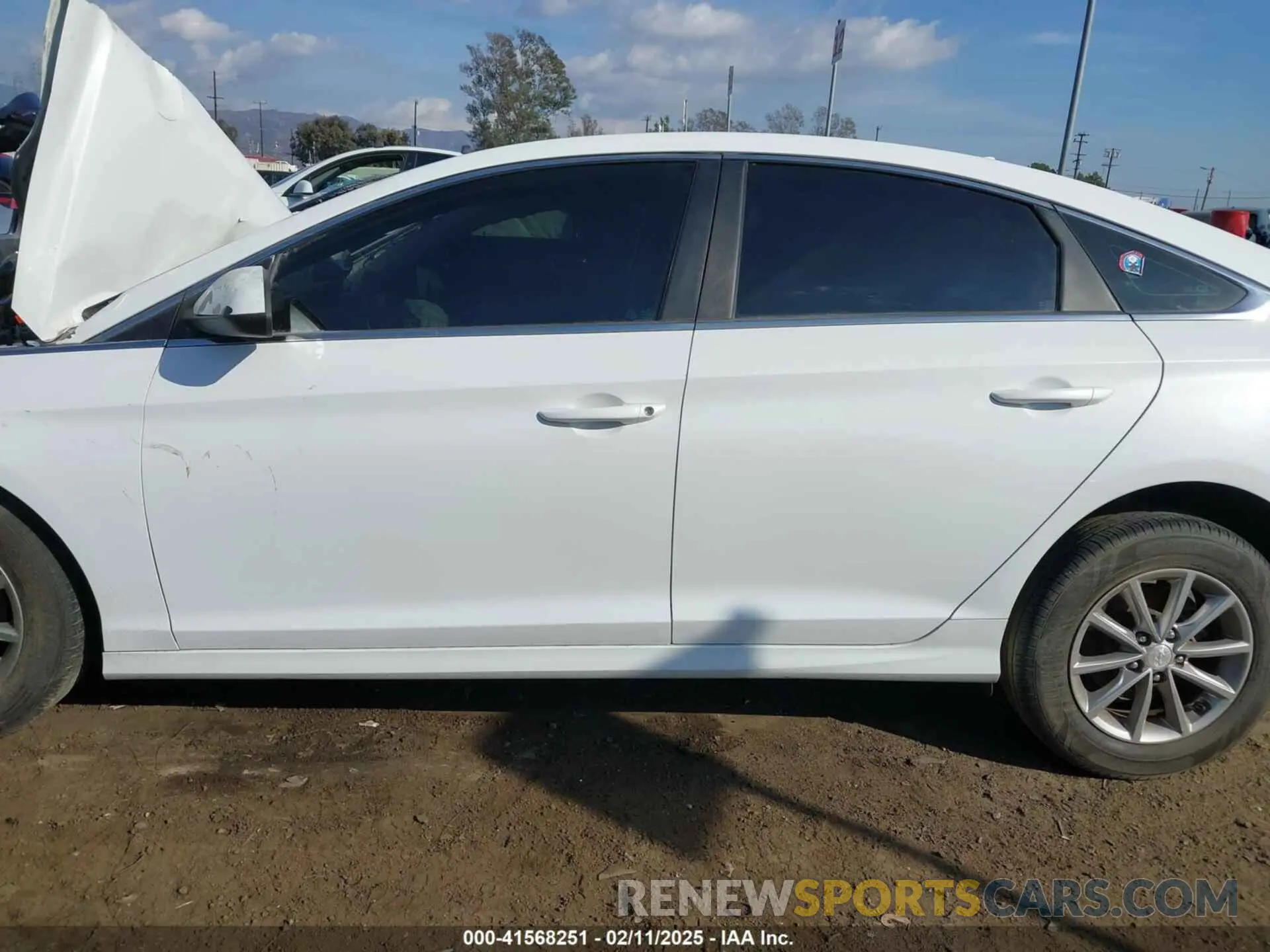 14 Фотография поврежденного автомобиля 5NPE24AF3KH738066 HYUNDAI SONATA 2019