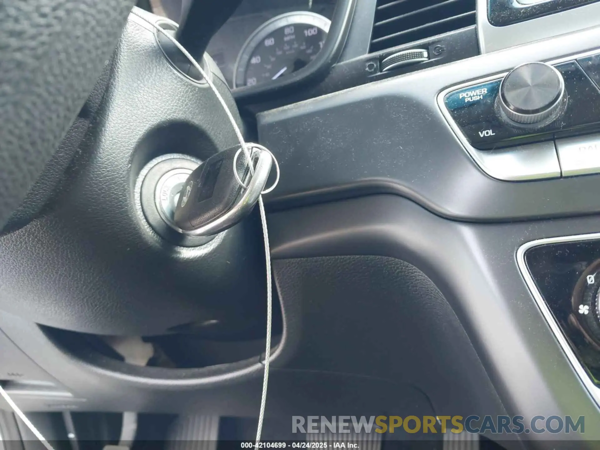 11 Photograph of a damaged car 5NPE24AF3KH740710 HYUNDAI SONATA 2019