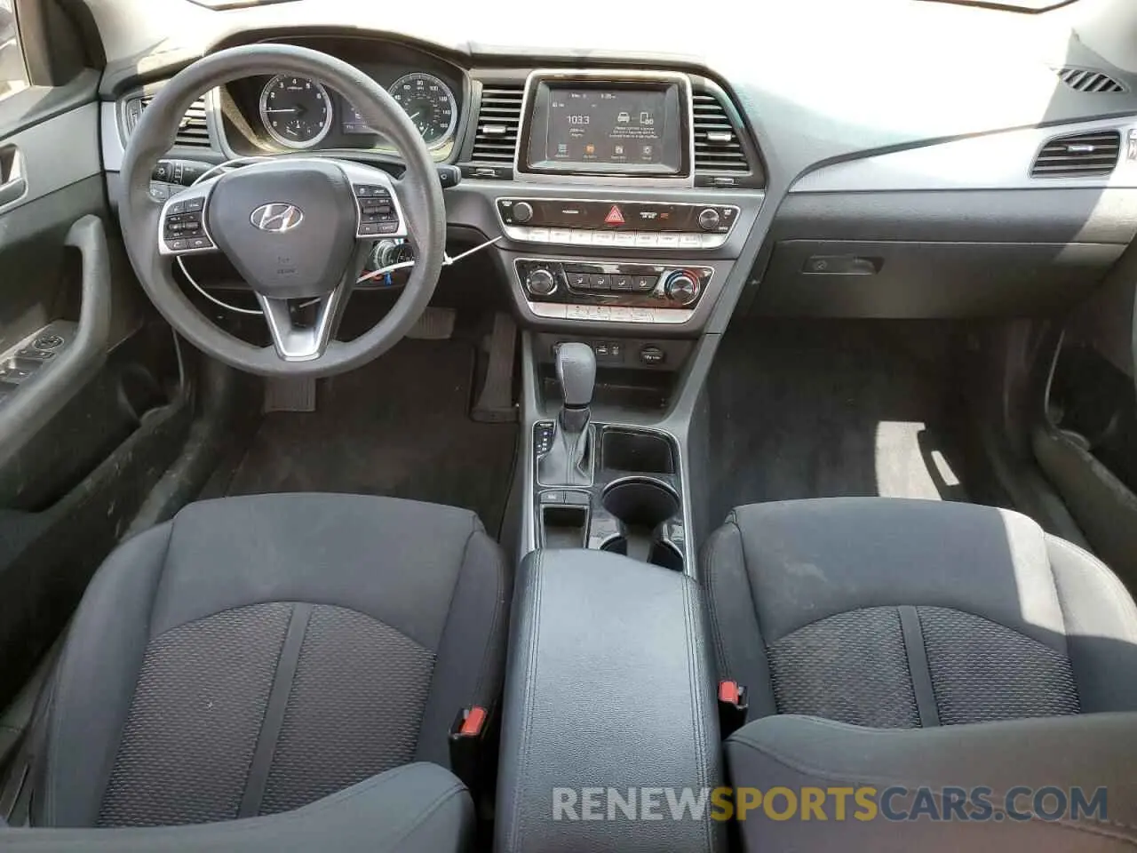 8 Photograph of a damaged car 5NPE24AF3KH741484 HYUNDAI SONATA 2019