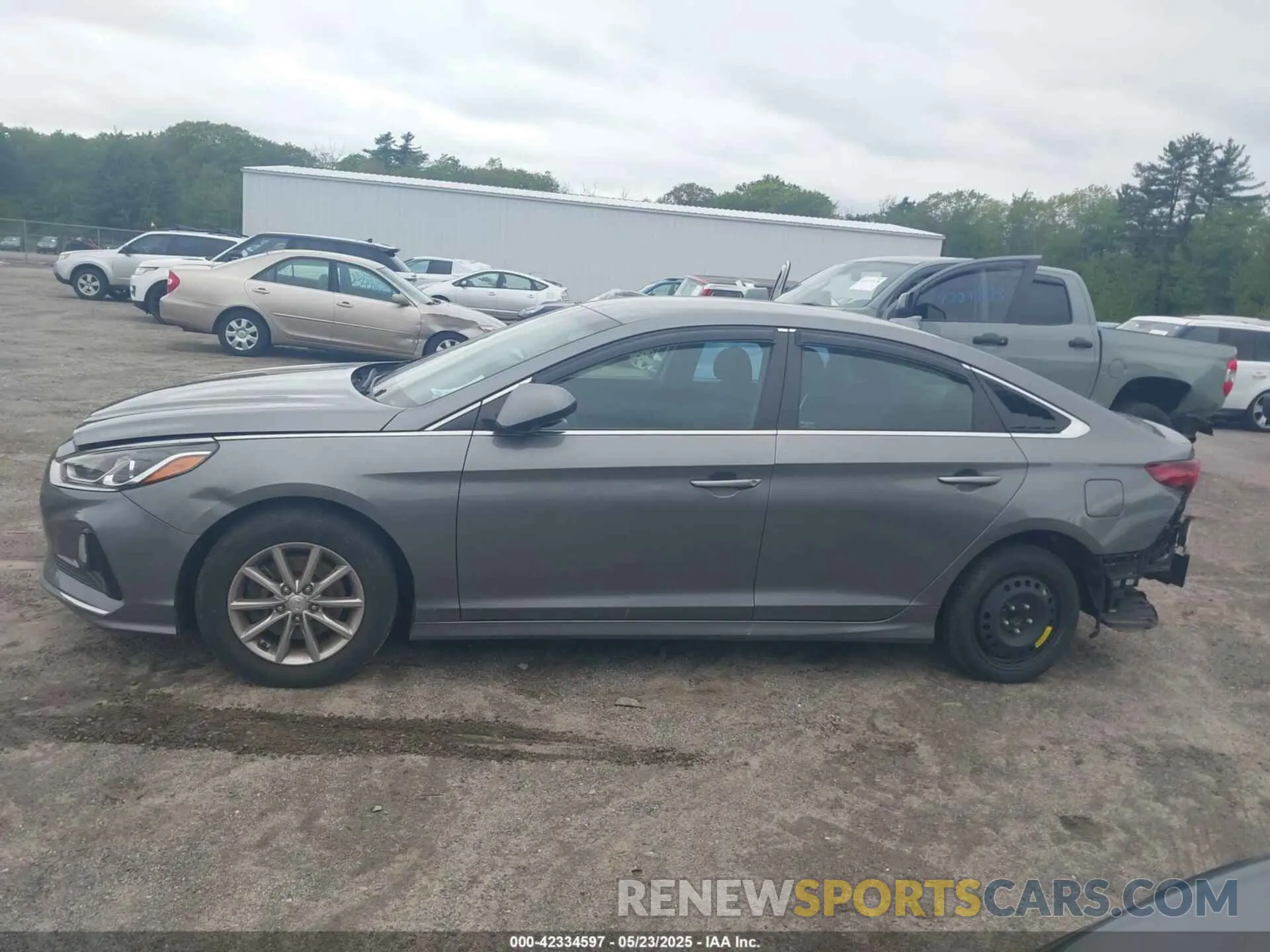 15 Photograph of a damaged car 5NPE24AF3KH778275 HYUNDAI SONATA 2019