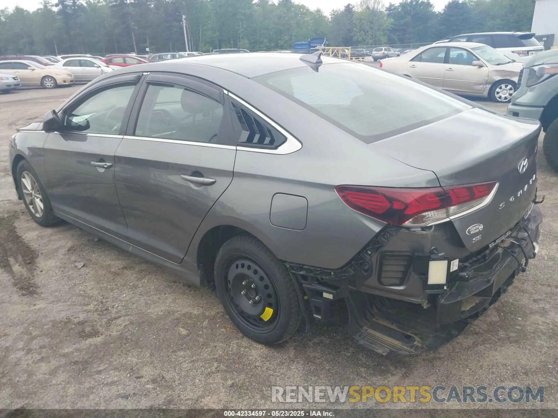 3 Photograph of a damaged car 5NPE24AF3KH778275 HYUNDAI SONATA 2019