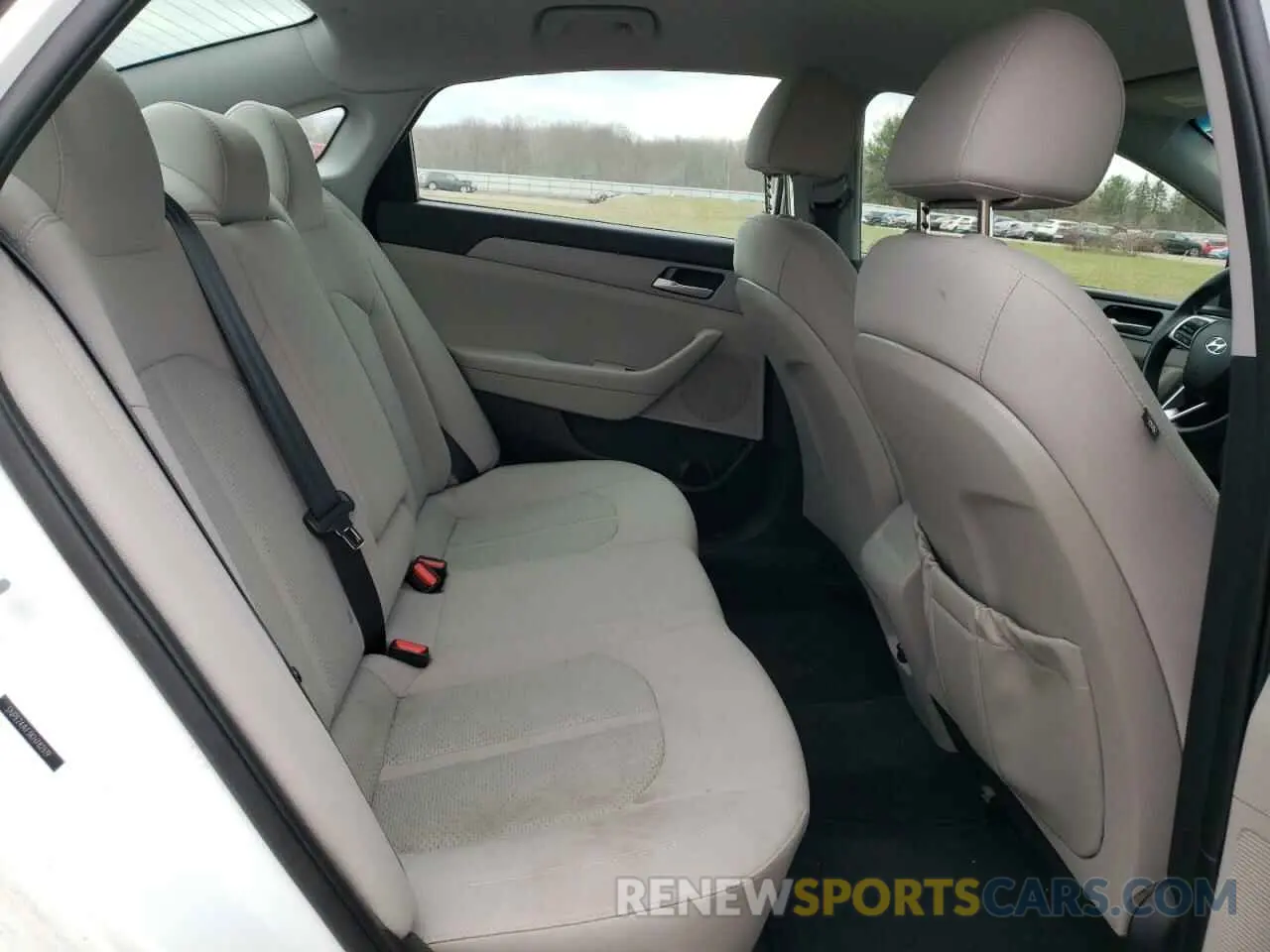 10 Photograph of a damaged car 5NPE24AF3KH782519 HYUNDAI SONATA 2019