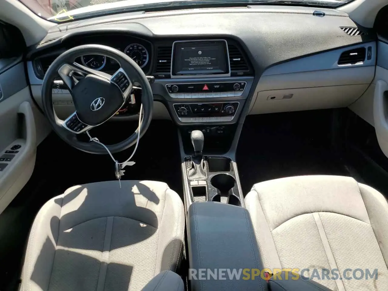 8 Photograph of a damaged car 5NPE24AF3KH782519 HYUNDAI SONATA 2019