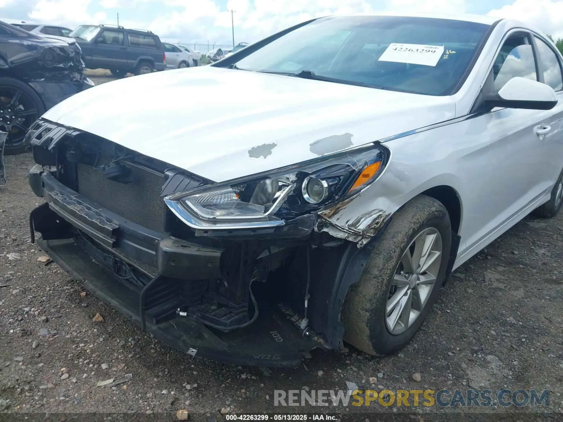 18 Photograph of a damaged car 5NPE24AF3KH803241 HYUNDAI SONATA 2019