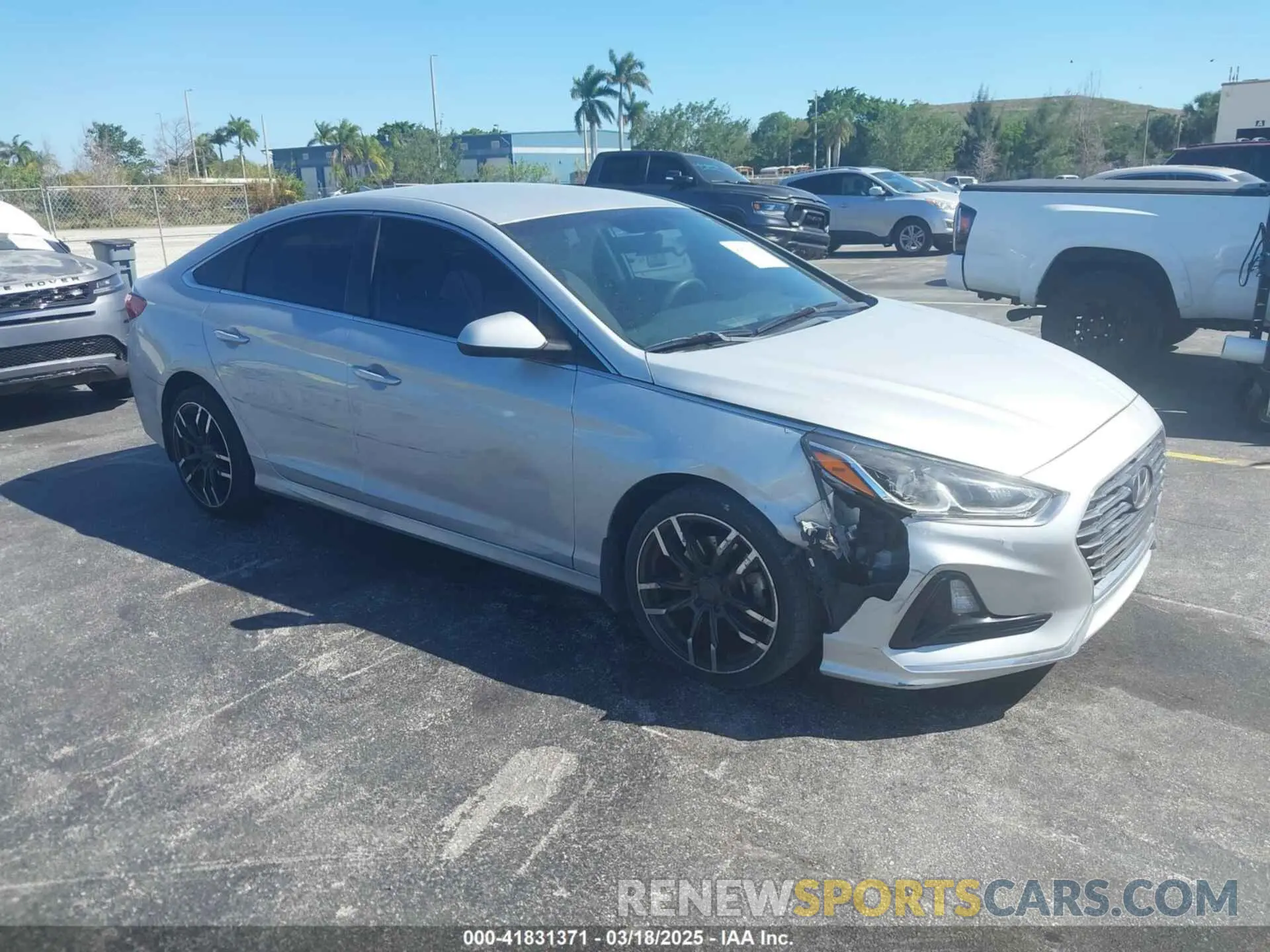 1 Photograph of a damaged car 5NPE24AF3KH810903 HYUNDAI SONATA 2019