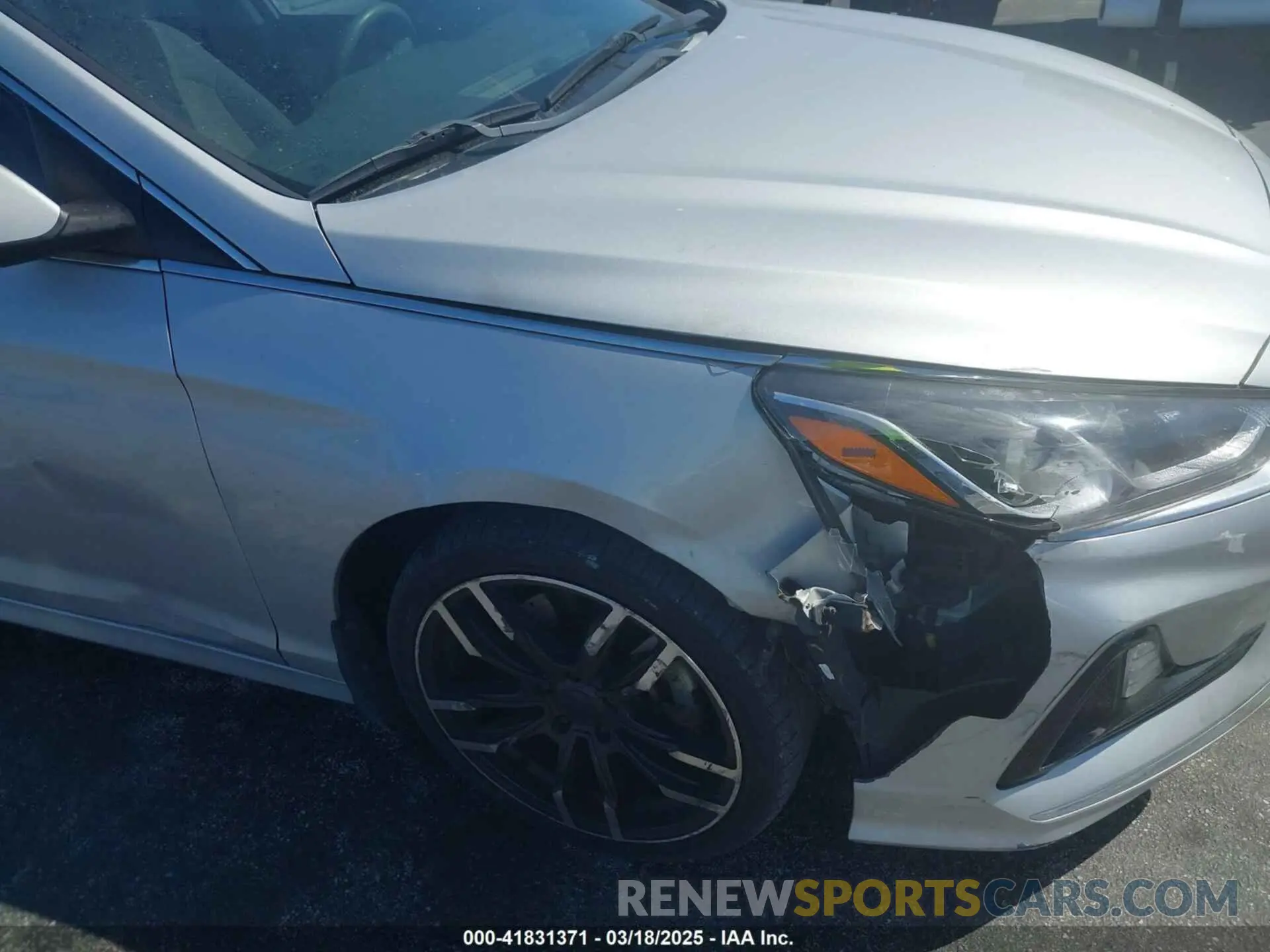 17 Photograph of a damaged car 5NPE24AF3KH810903 HYUNDAI SONATA 2019