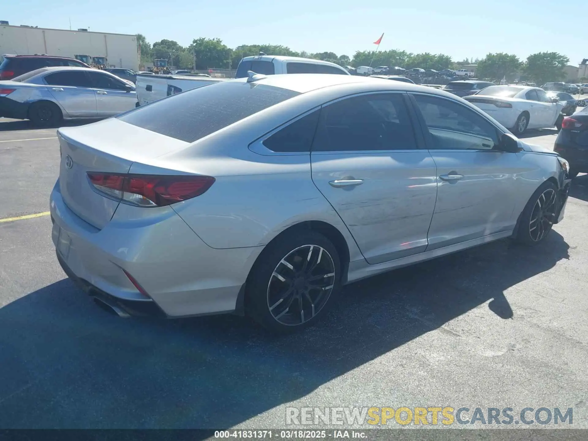 4 Photograph of a damaged car 5NPE24AF3KH810903 HYUNDAI SONATA 2019