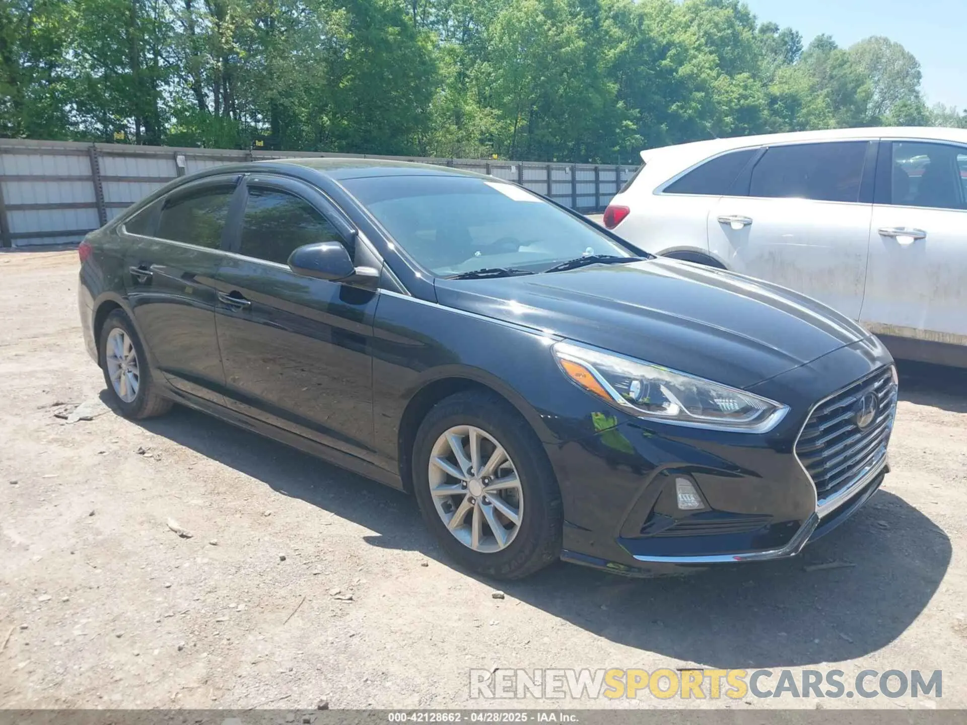 1 Фотография поврежденного автомобиля 5NPE24AF4KH754311 HYUNDAI SONATA 2019