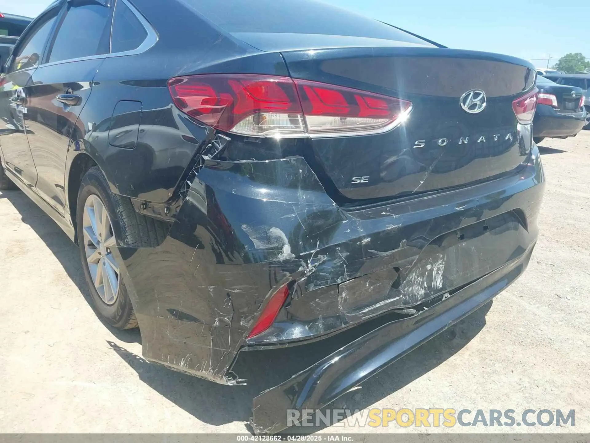 6 Фотография поврежденного автомобиля 5NPE24AF4KH754311 HYUNDAI SONATA 2019