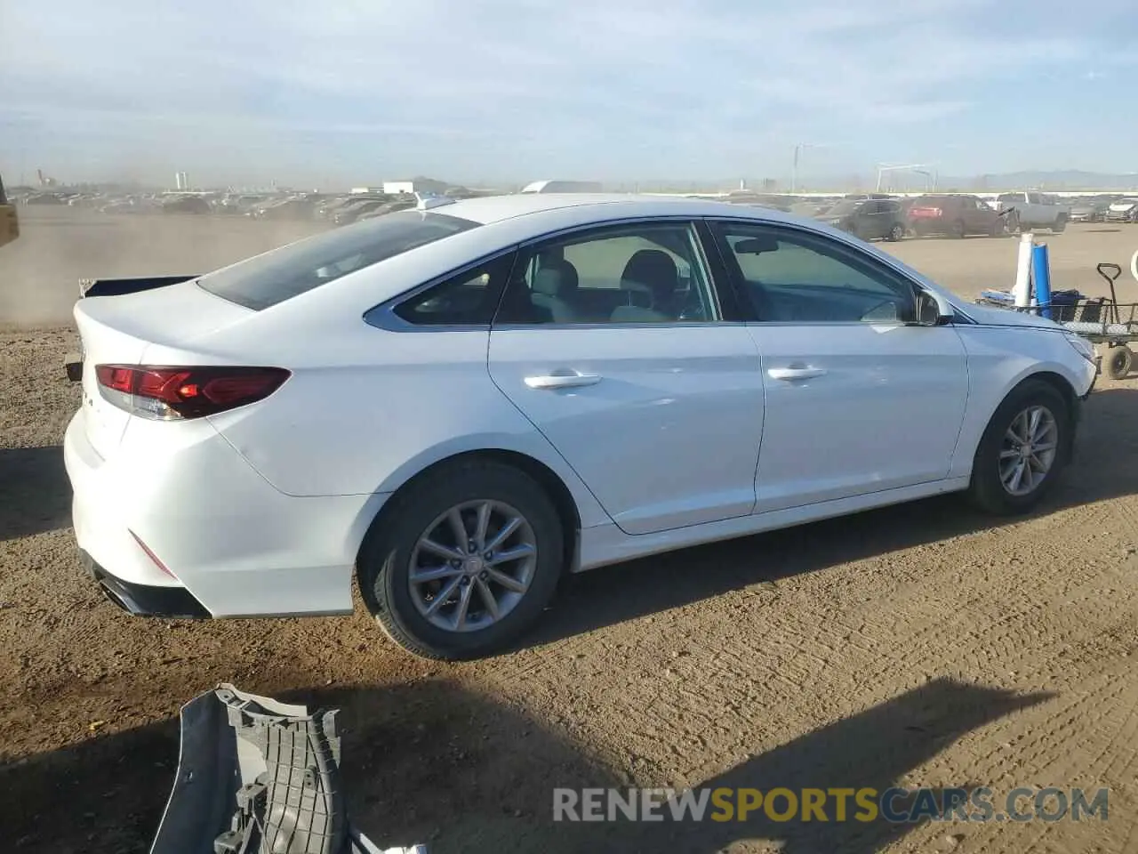 3 Photograph of a damaged car 5NPE24AF4KH766006 HYUNDAI SONATA 2019
