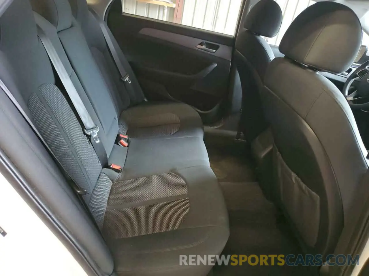 10 Photograph of a damaged car 5NPE24AF4KH818038 HYUNDAI SONATA 2019