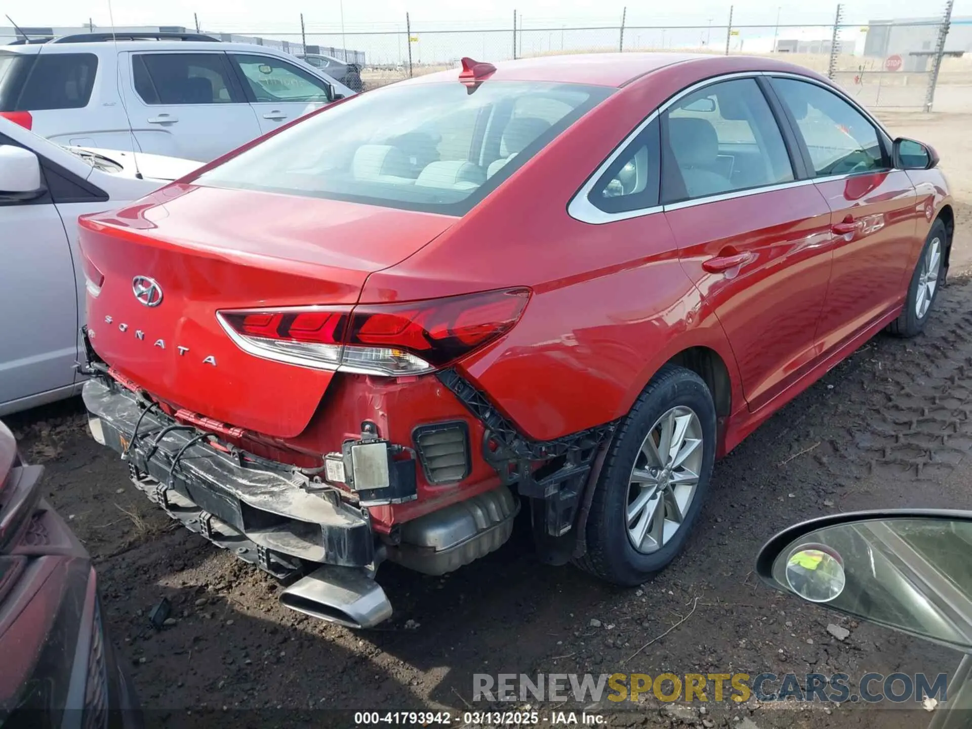 4 Photograph of a damaged car 5NPE24AF5KH735198 HYUNDAI SONATA 2019