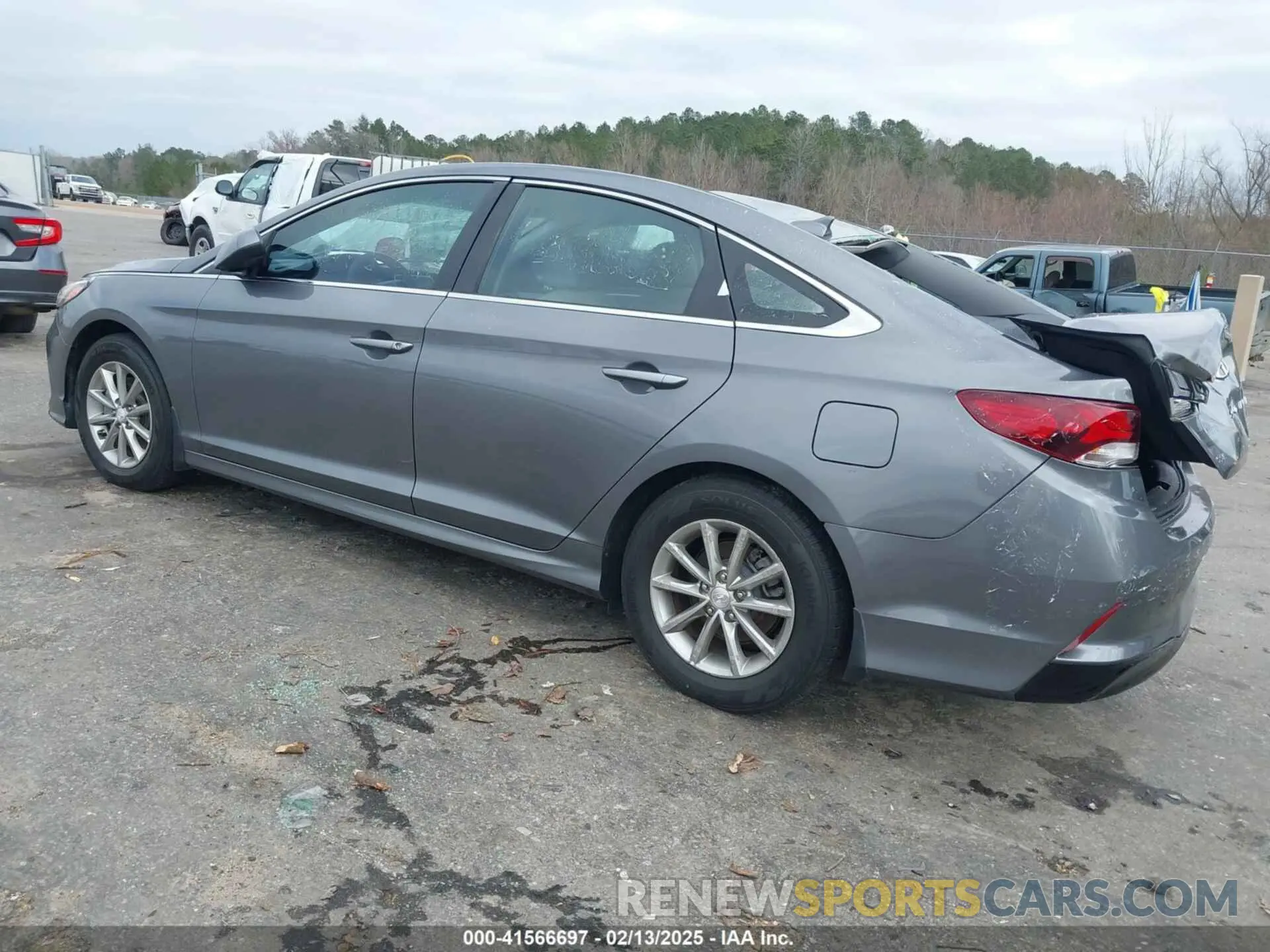 3 Фотография поврежденного автомобиля 5NPE24AF5KH736979 HYUNDAI SONATA 2019
