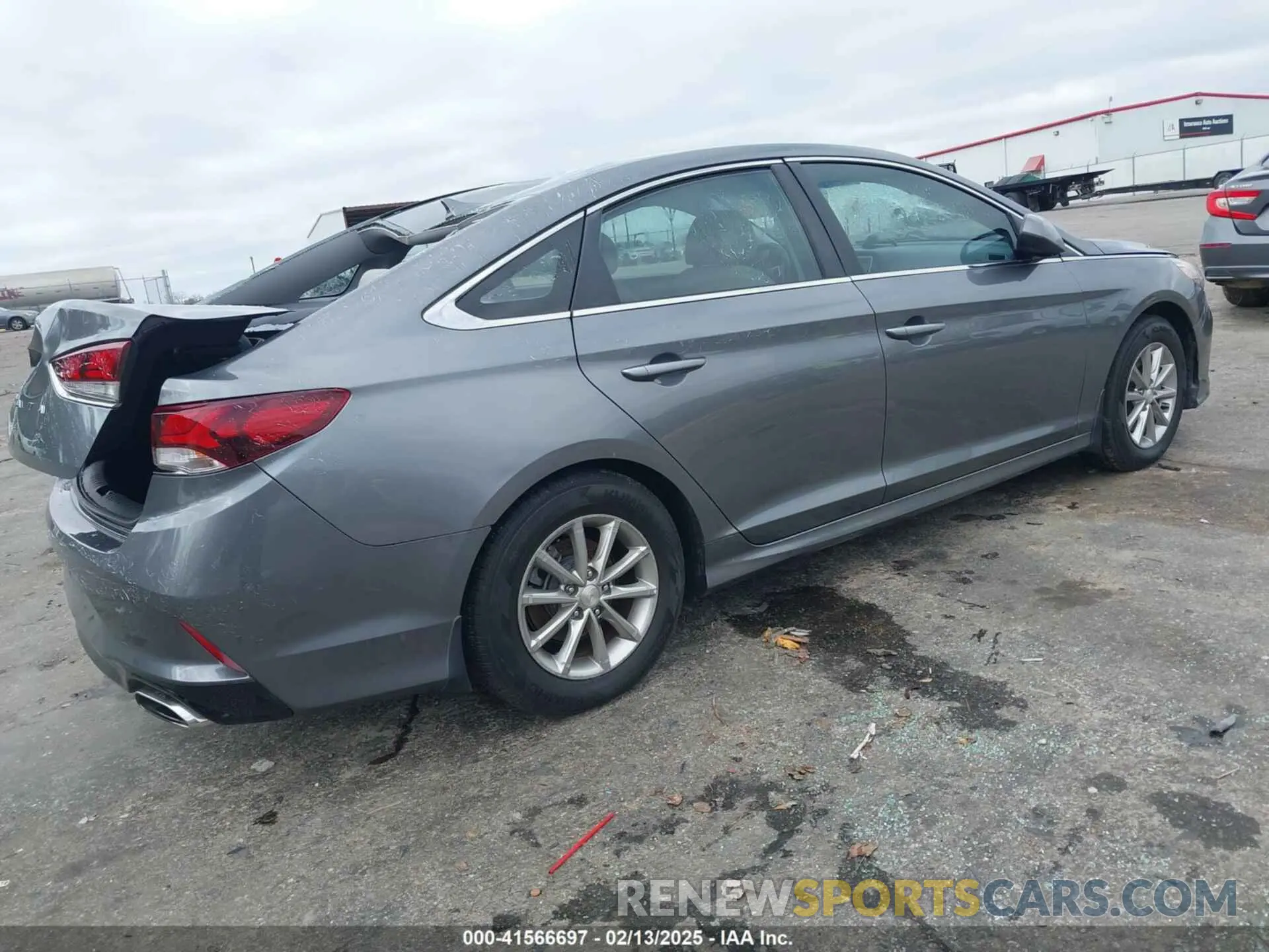4 Фотография поврежденного автомобиля 5NPE24AF5KH736979 HYUNDAI SONATA 2019