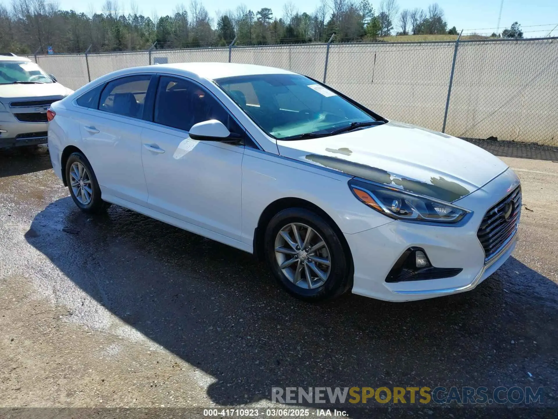1 Фотография поврежденного автомобиля 5NPE24AF5KH738070 HYUNDAI SONATA 2019