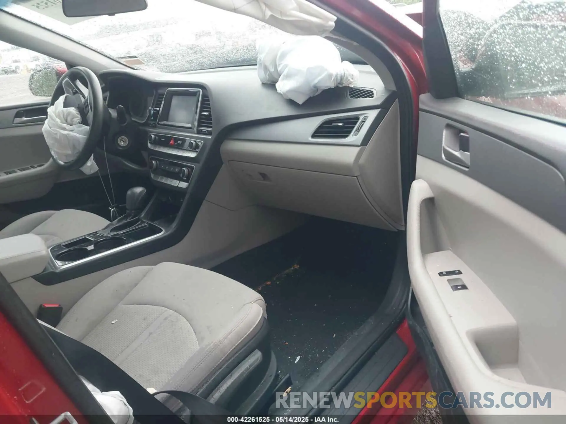 5 Фотография поврежденного автомобиля 5NPE24AF5KH752177 HYUNDAI SONATA 2019