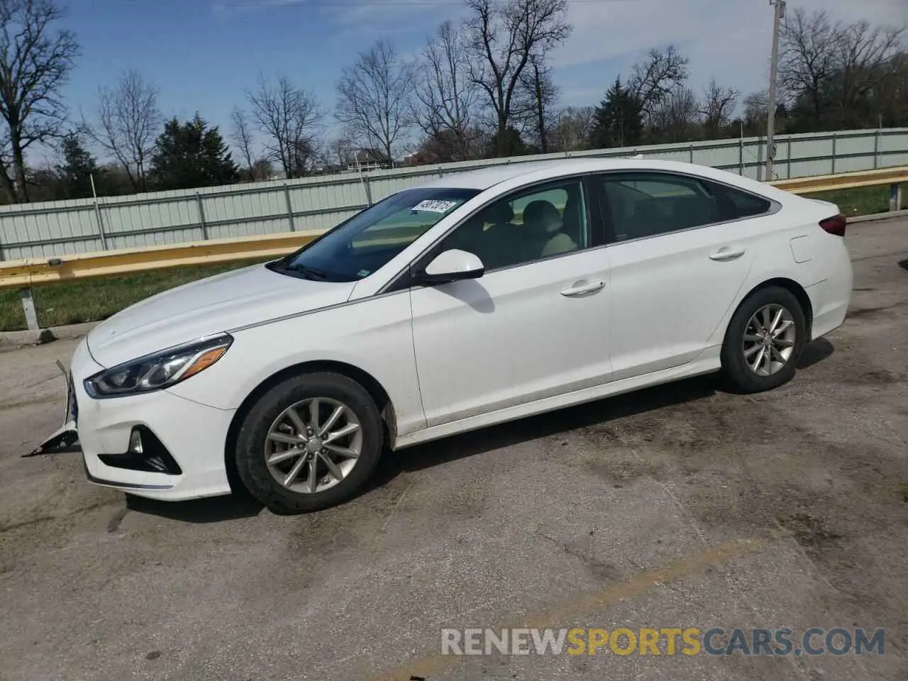 1 Photograph of a damaged car 5NPE24AF5KH759498 HYUNDAI SONATA 2019