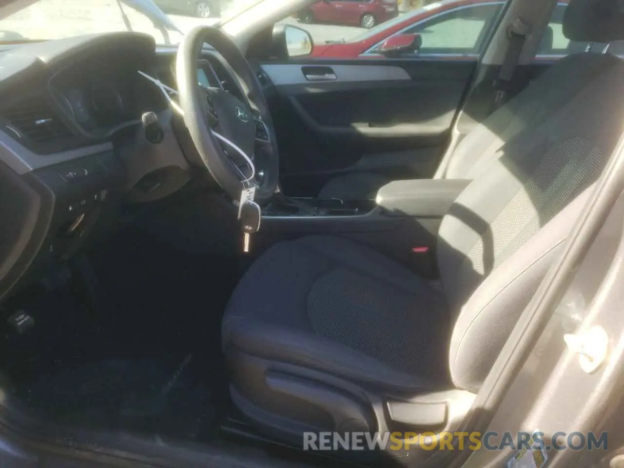 7 Photograph of a damaged car 5NPE24AF5KH785342 HYUNDAI SONATA 2019