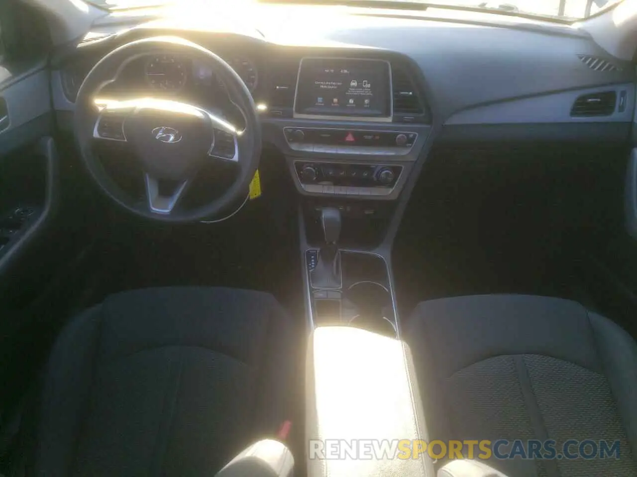 8 Photograph of a damaged car 5NPE24AF5KH785342 HYUNDAI SONATA 2019