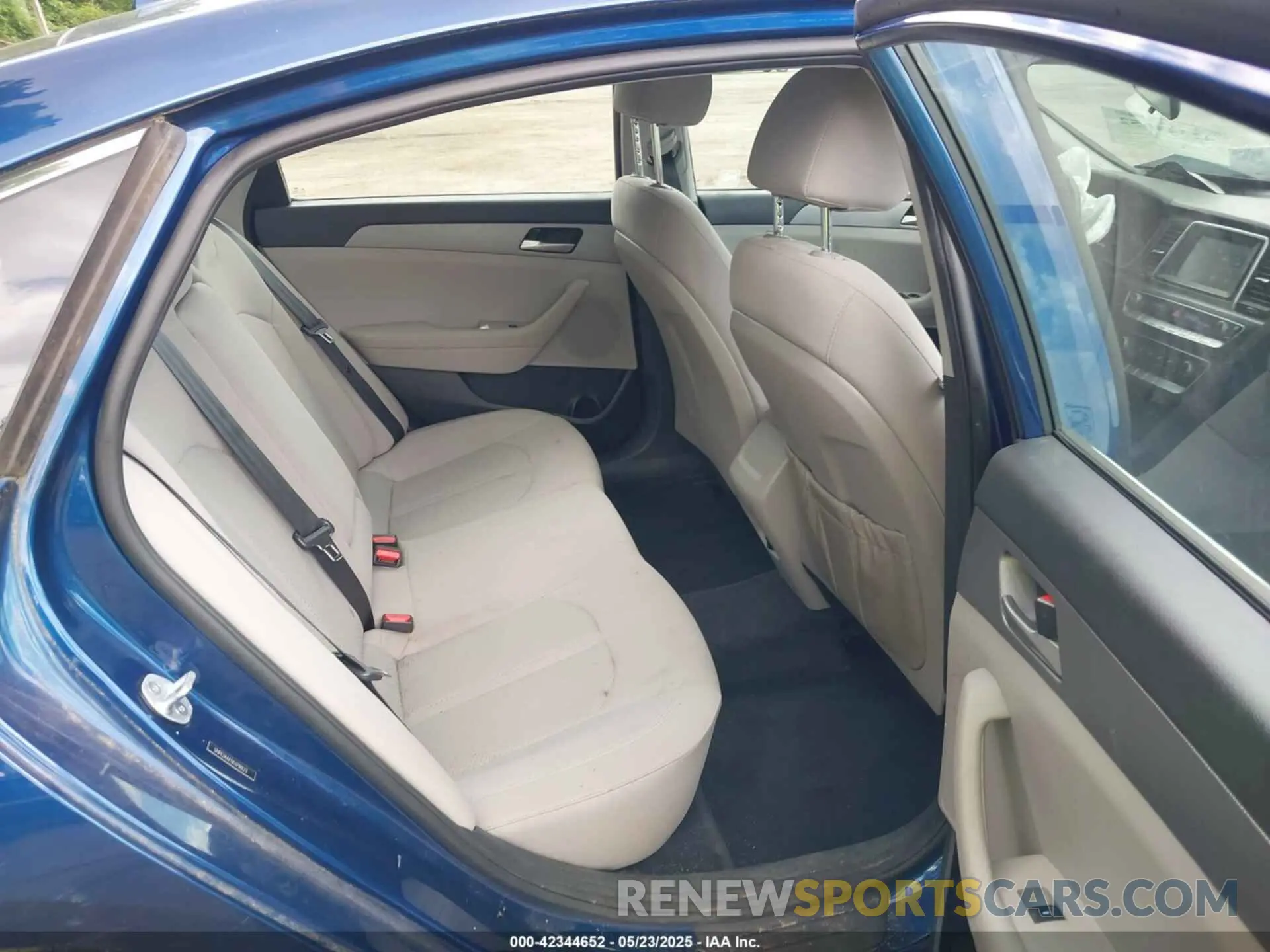 8 Photograph of a damaged car 5NPE24AF5KH790573 HYUNDAI SONATA 2019