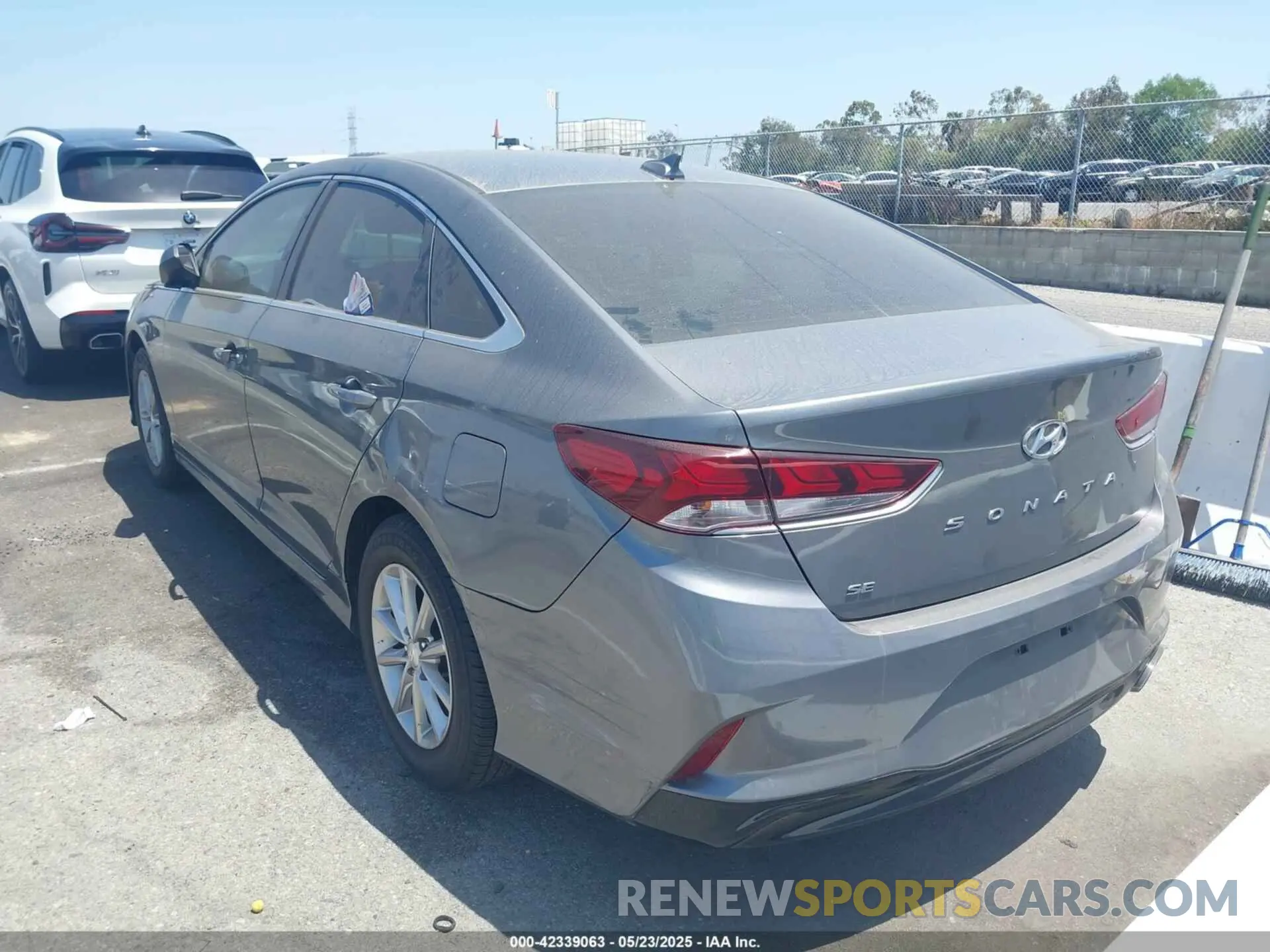 3 Photograph of a damaged car 5NPE24AF5KH792808 HYUNDAI SONATA 2019