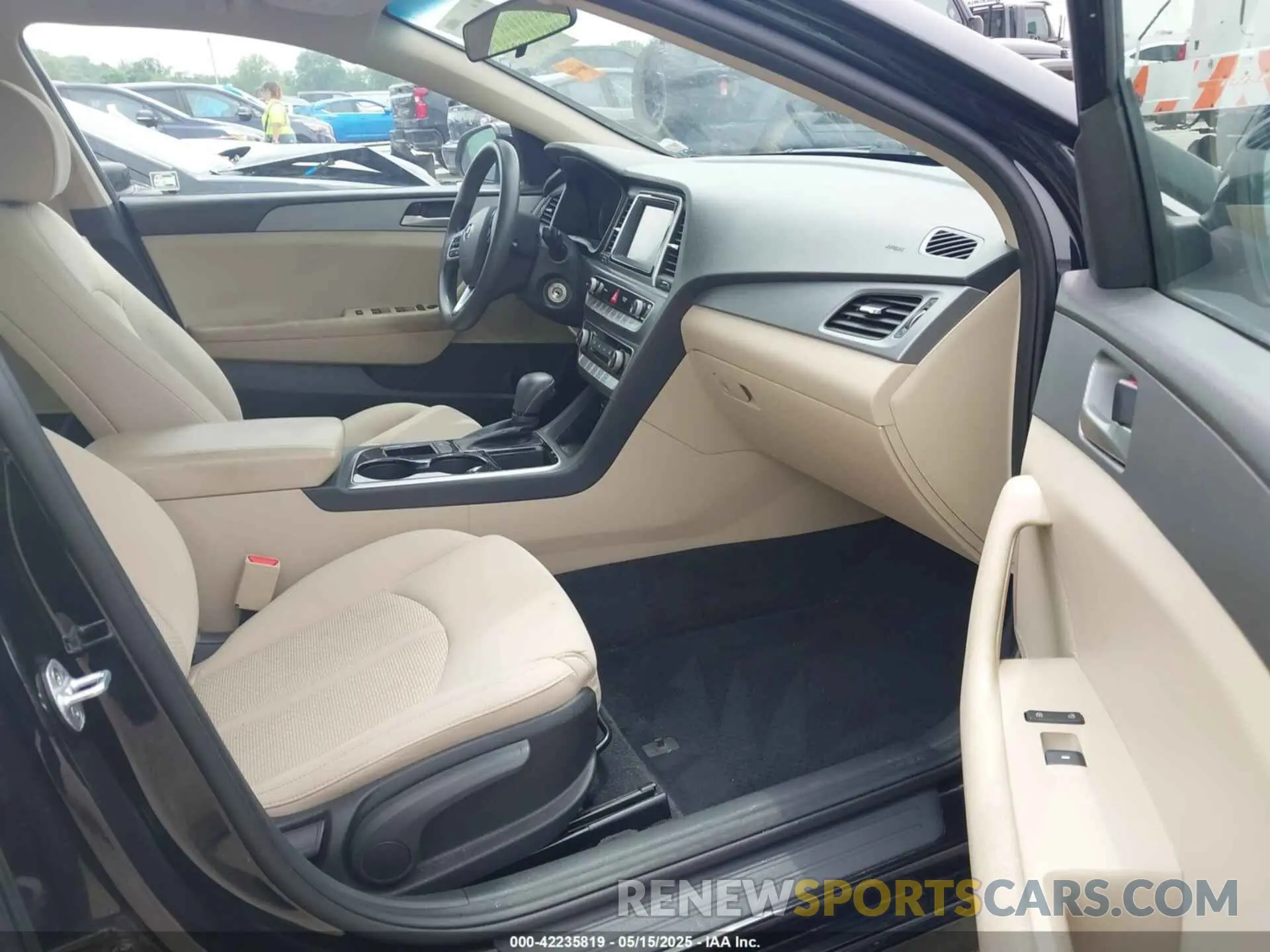 5 Фотография поврежденного автомобиля 5NPE24AF5KH805900 HYUNDAI SONATA 2019