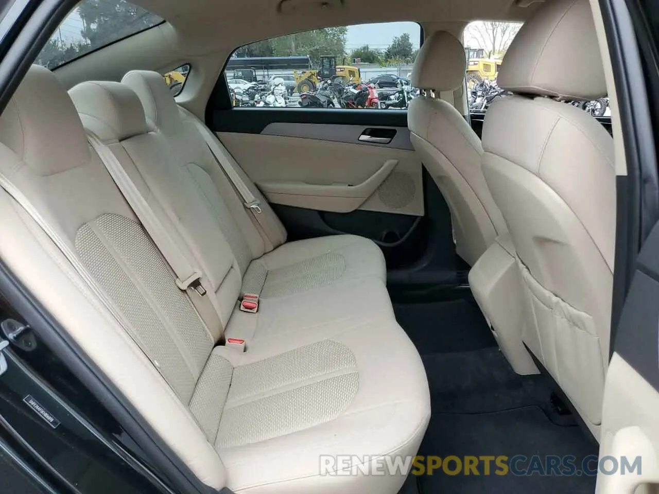 10 Photograph of a damaged car 5NPE24AF5KH806898 HYUNDAI SONATA 2019