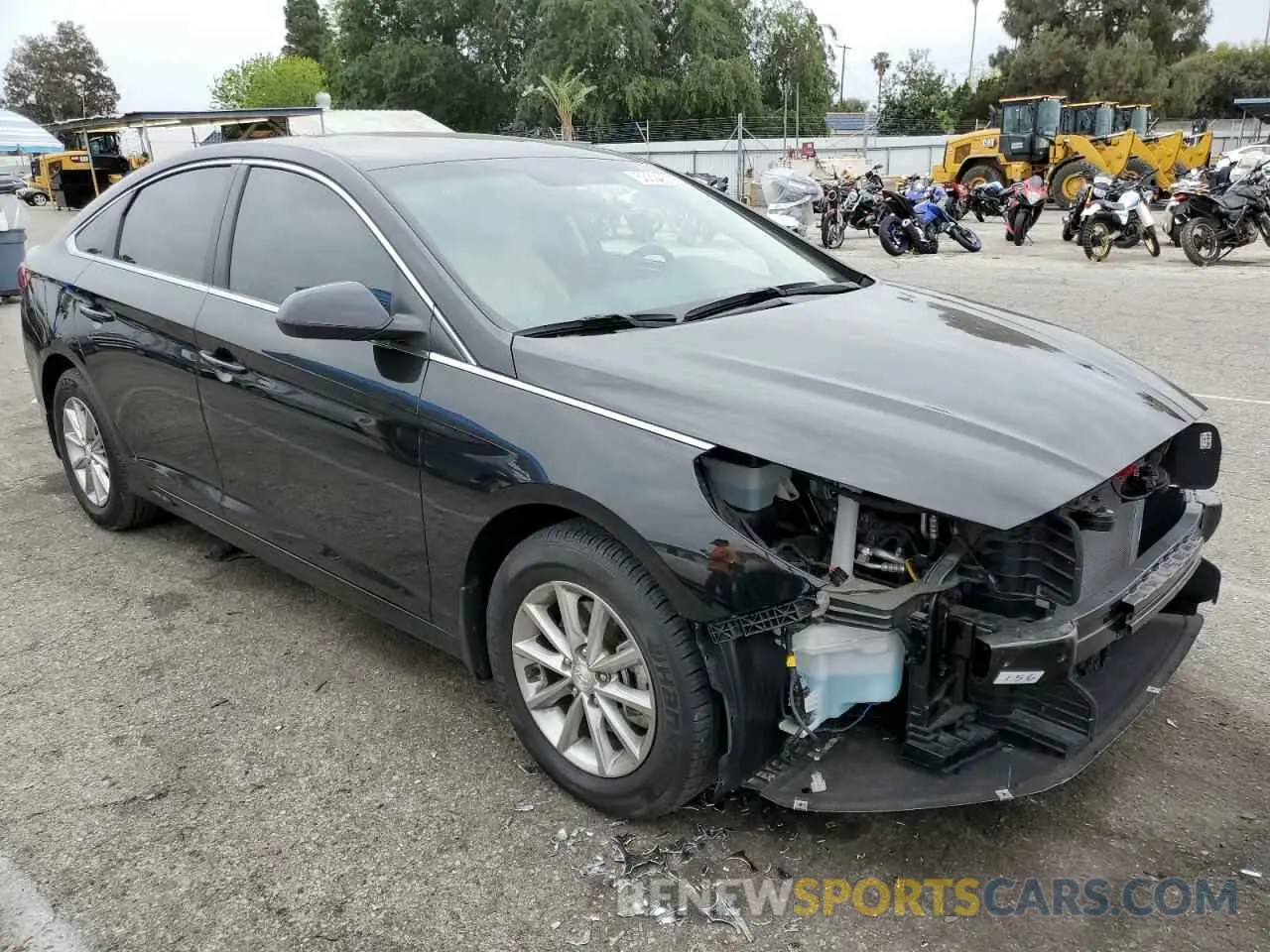 4 Photograph of a damaged car 5NPE24AF5KH806898 HYUNDAI SONATA 2019