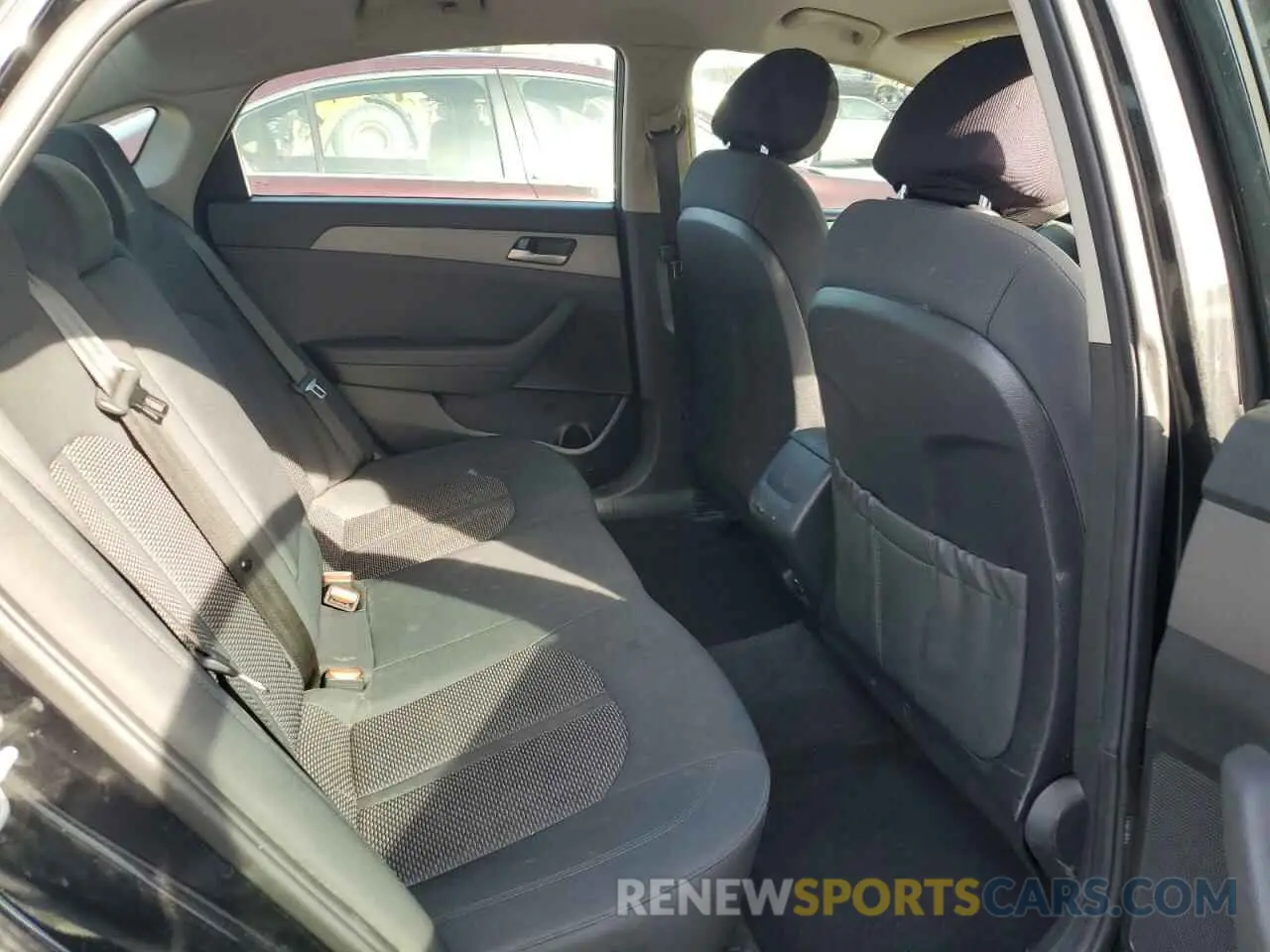 10 Photograph of a damaged car 5NPE24AF6KH745030 HYUNDAI SONATA 2019