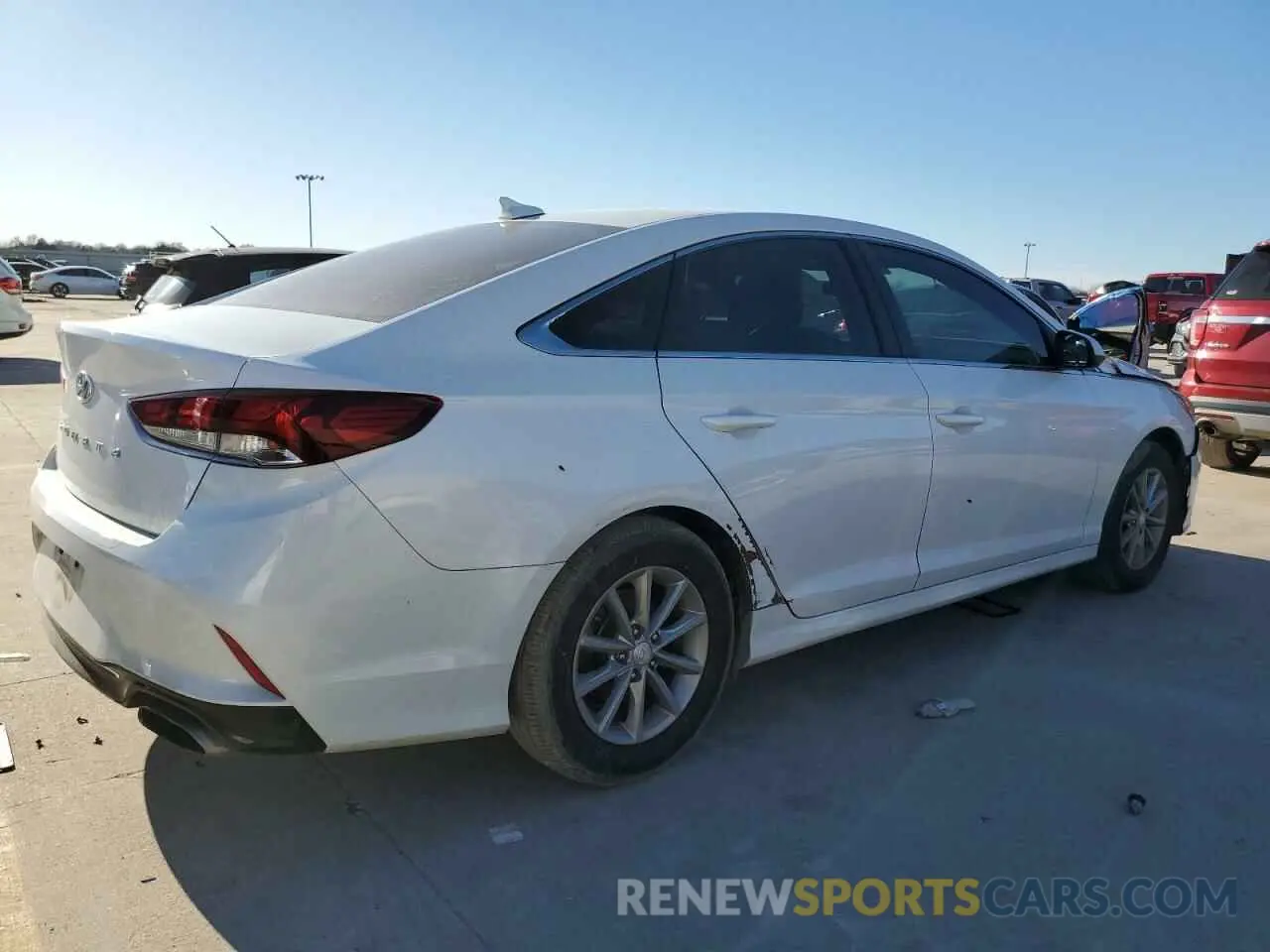 3 Photograph of a damaged car 5NPE24AF6KH748347 HYUNDAI SONATA 2019