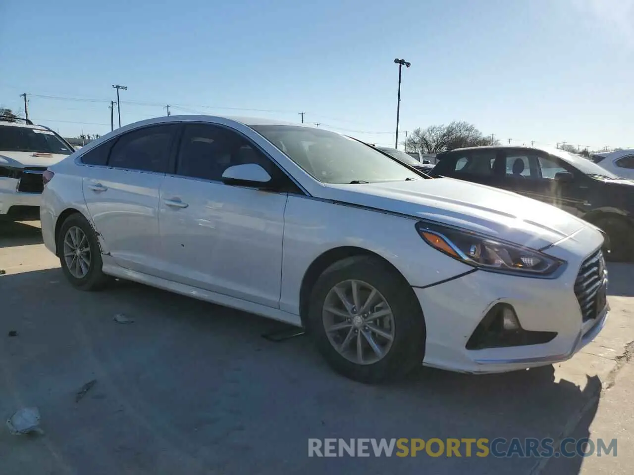 4 Photograph of a damaged car 5NPE24AF6KH748347 HYUNDAI SONATA 2019