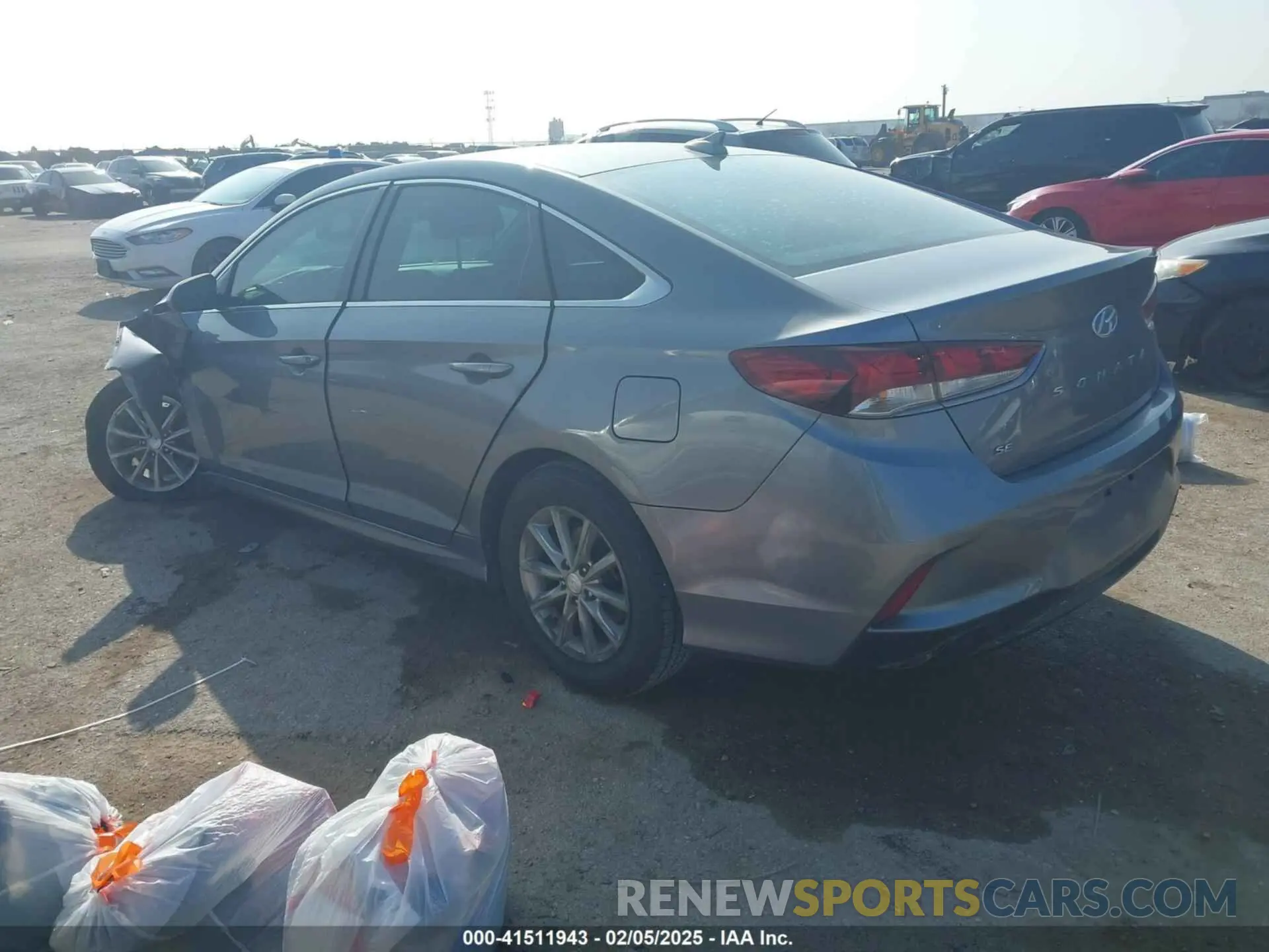 3 Photograph of a damaged car 5NPE24AF6KH750034 HYUNDAI SONATA 2019