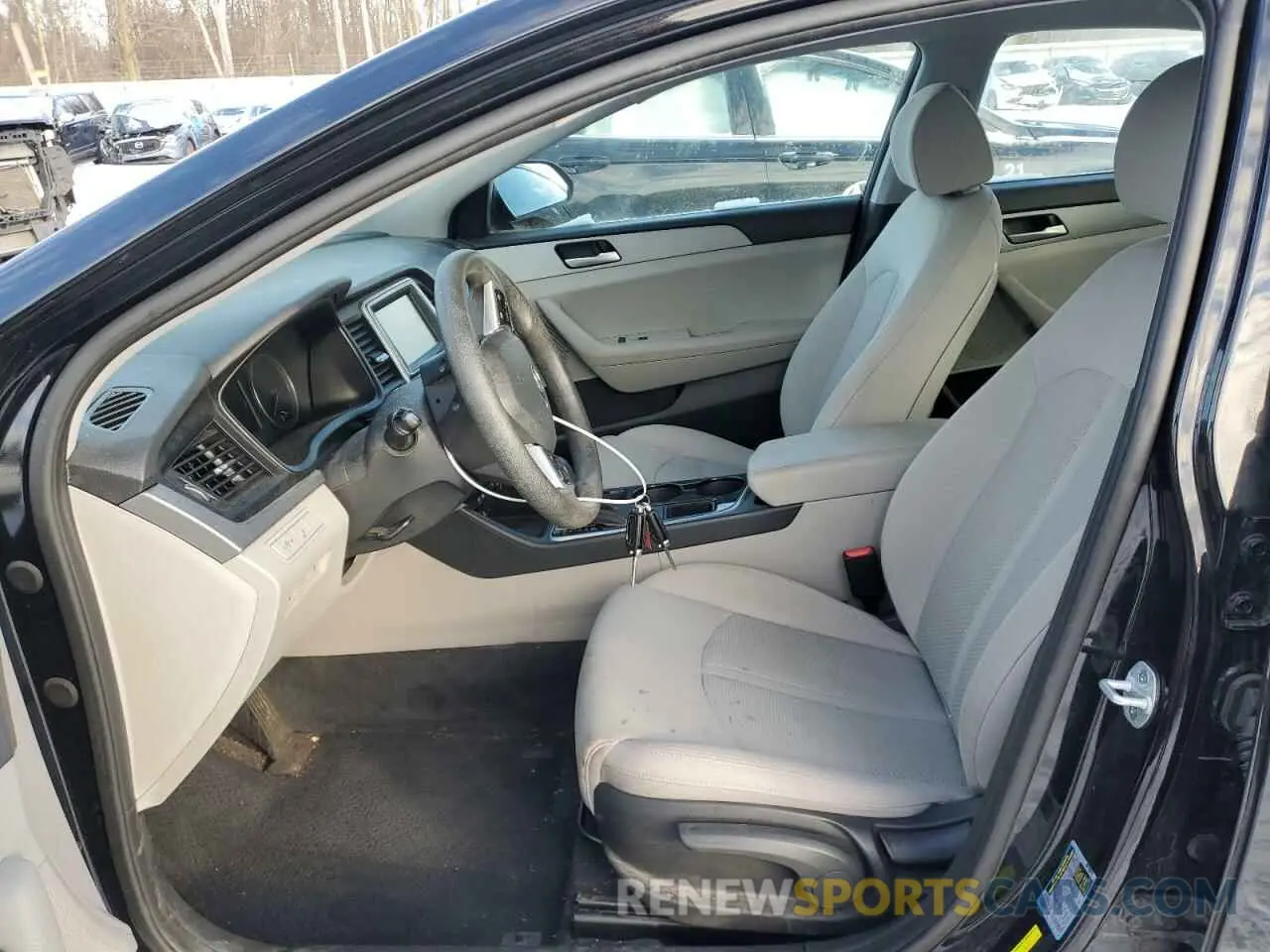 7 Photograph of a damaged car 5NPE24AF6KH769716 HYUNDAI SONATA 2019