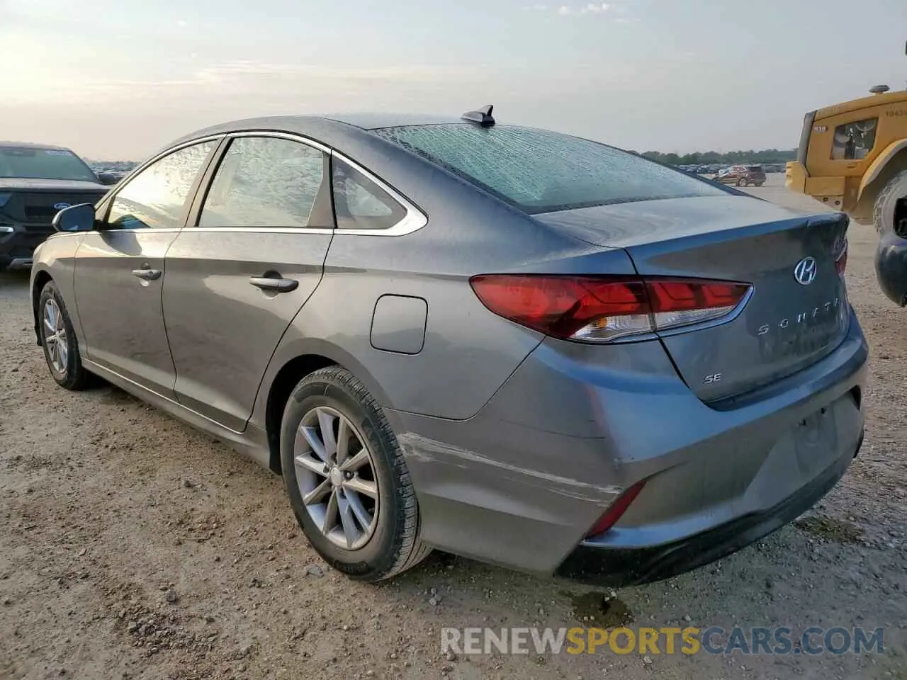 2 Photograph of a damaged car 5NPE24AF6KH776410 HYUNDAI SONATA 2019