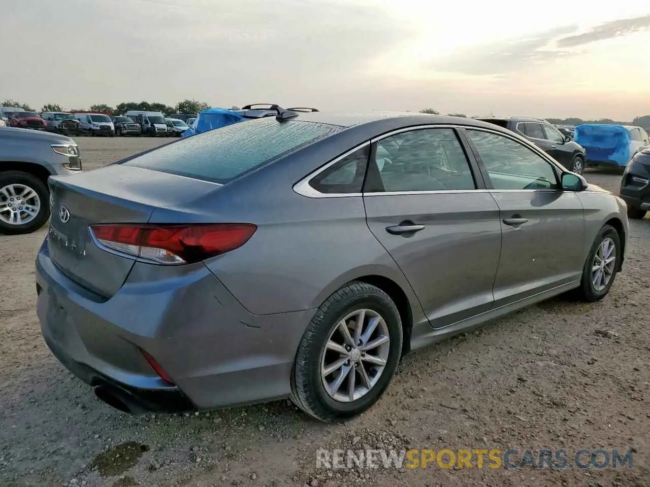 3 Photograph of a damaged car 5NPE24AF6KH776410 HYUNDAI SONATA 2019