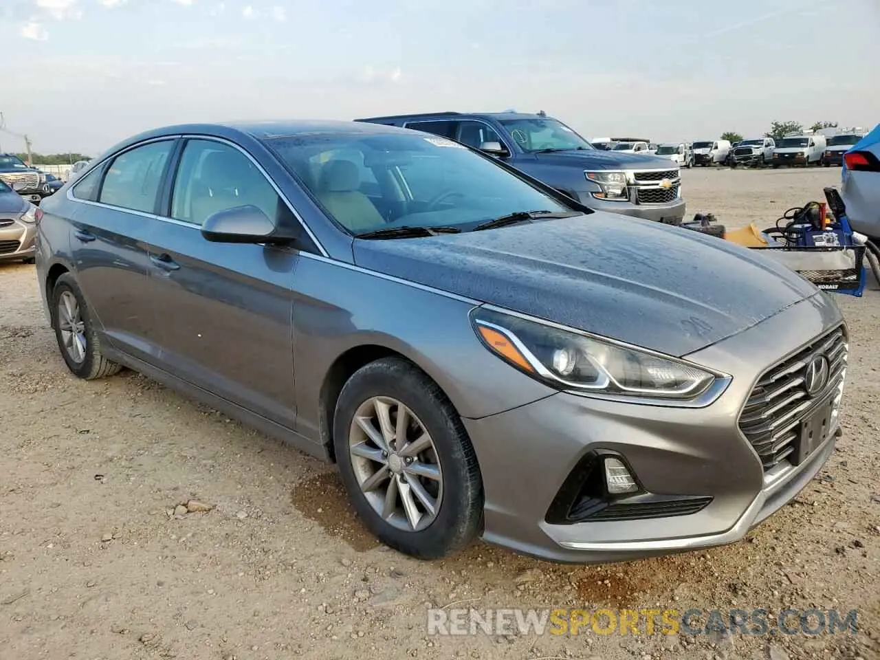 4 Photograph of a damaged car 5NPE24AF6KH776410 HYUNDAI SONATA 2019