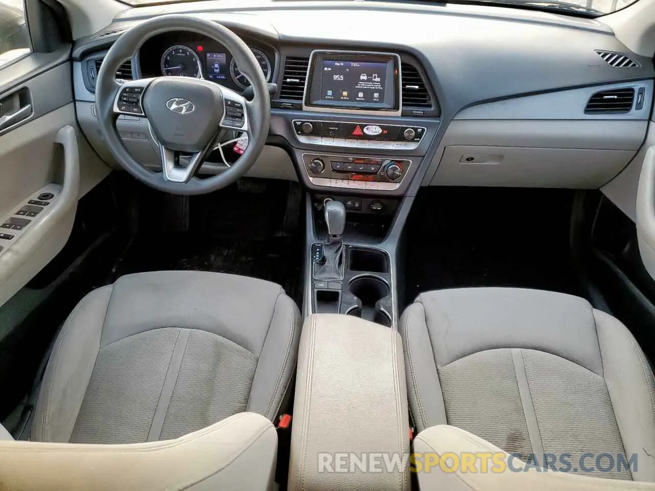 8 Photograph of a damaged car 5NPE24AF6KH776410 HYUNDAI SONATA 2019