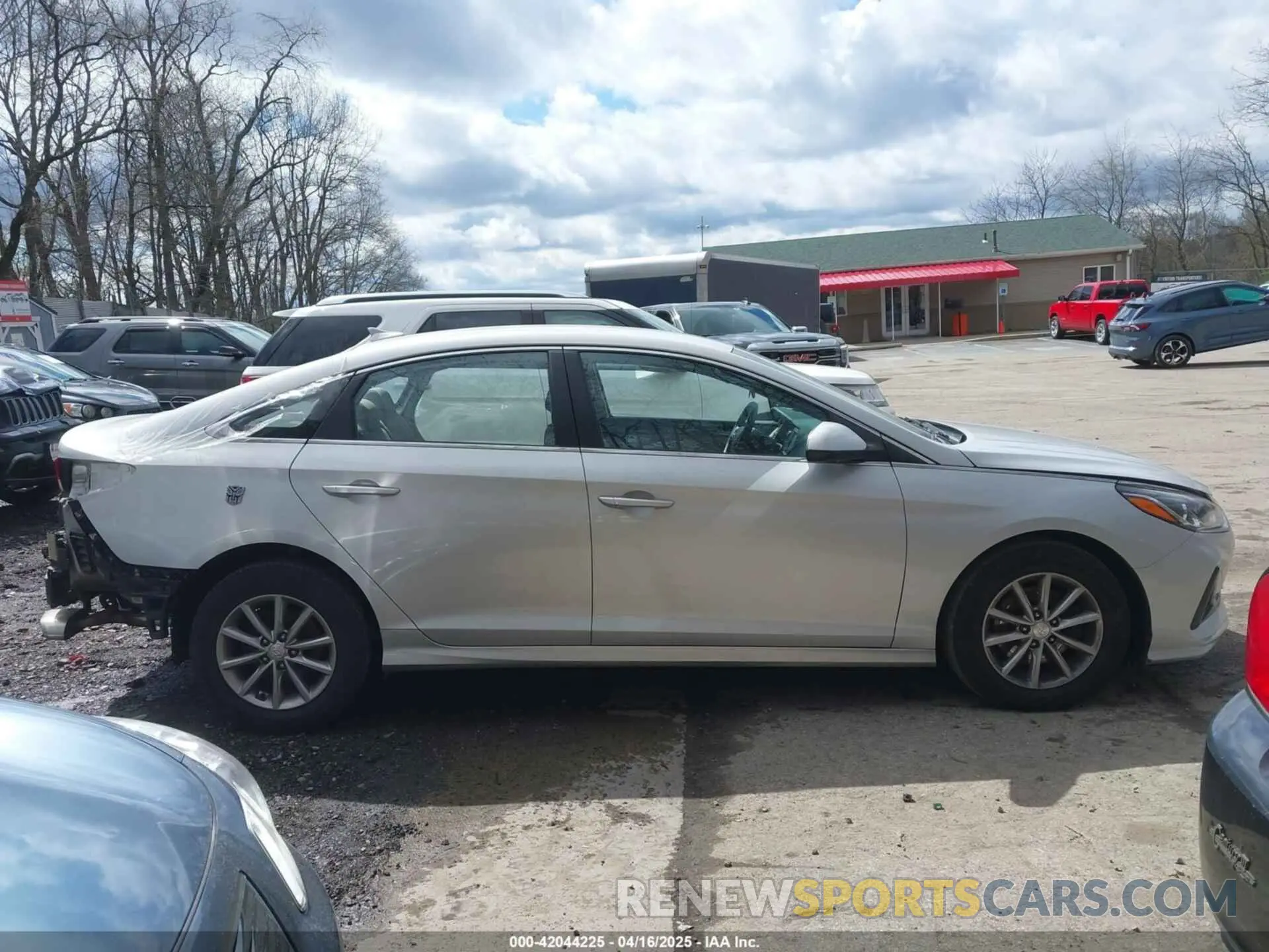 14 Photograph of a damaged car 5NPE24AF6KH815674 HYUNDAI SONATA 2019