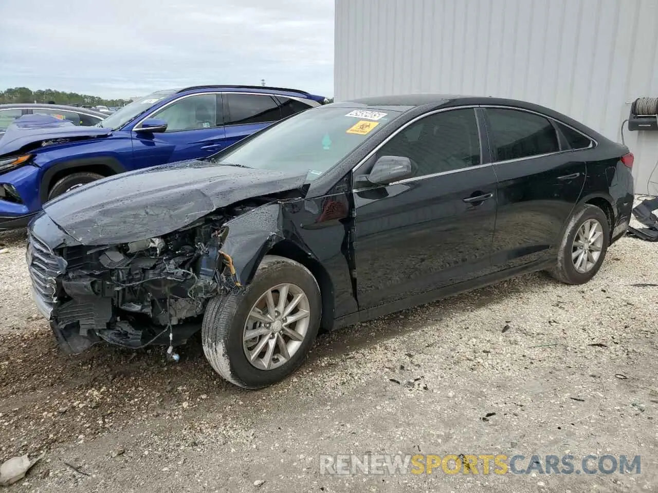 1 Photograph of a damaged car 5NPE24AF7KH760751 HYUNDAI SONATA 2019