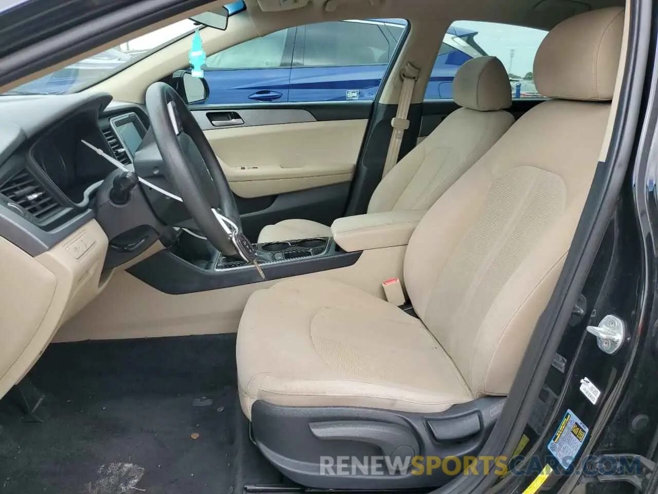 7 Photograph of a damaged car 5NPE24AF7KH760751 HYUNDAI SONATA 2019