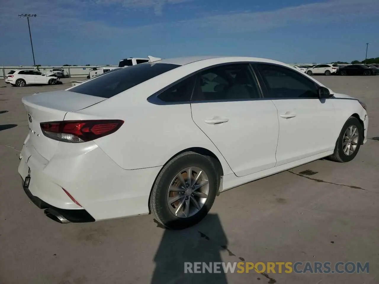 3 Photograph of a damaged car 5NPE24AF7KH812962 HYUNDAI SONATA 2019