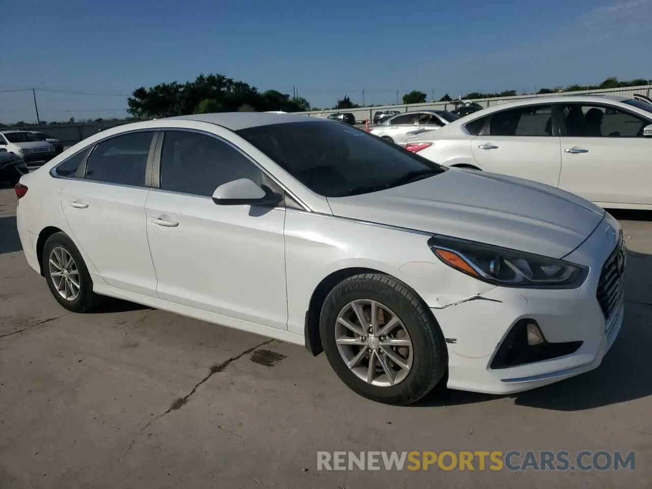 4 Photograph of a damaged car 5NPE24AF7KH812962 HYUNDAI SONATA 2019