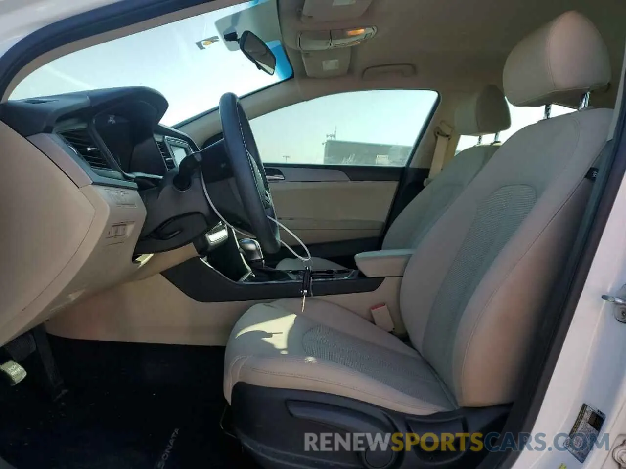 7 Photograph of a damaged car 5NPE24AF7KH812962 HYUNDAI SONATA 2019