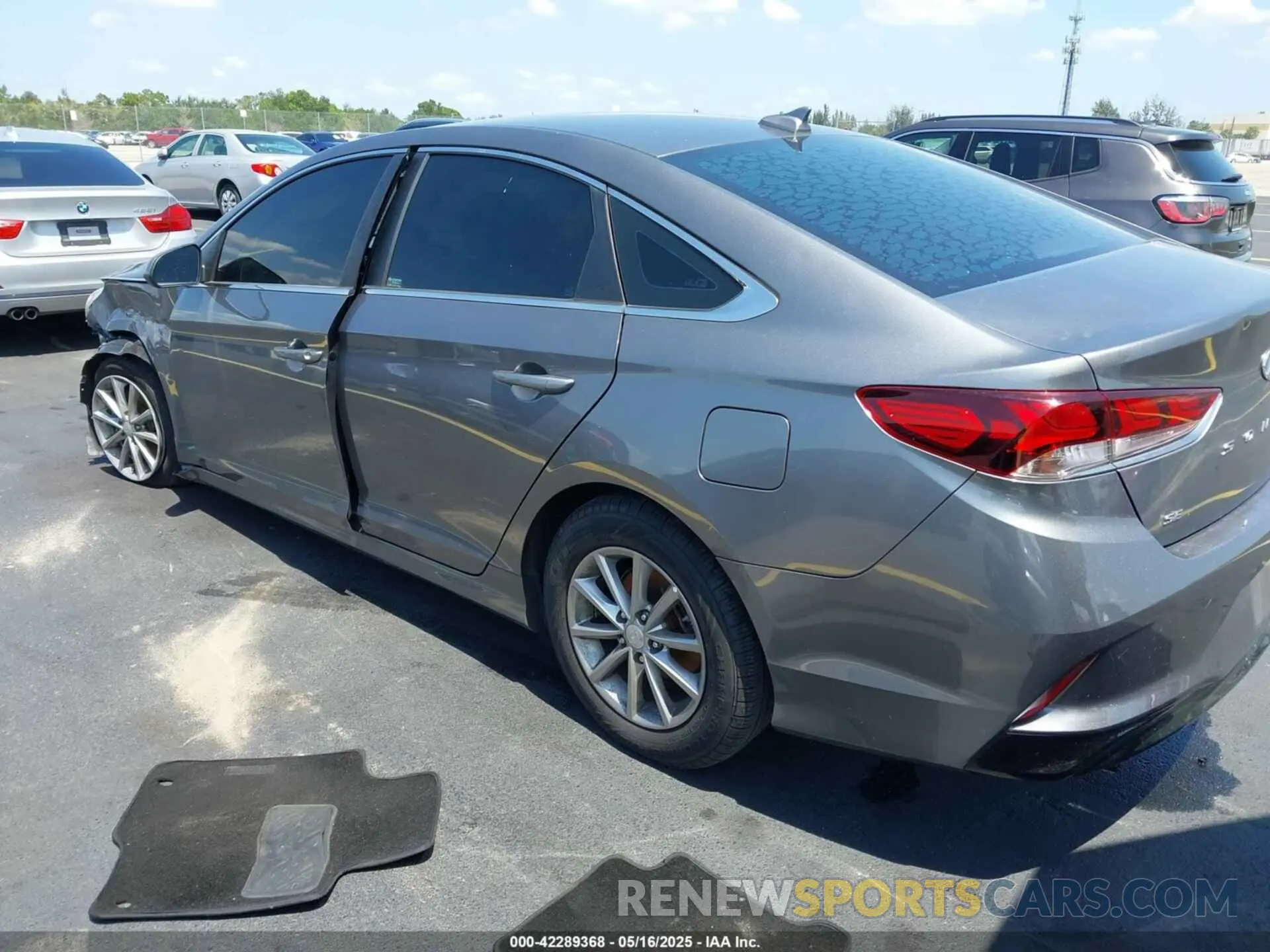 3 Photograph of a damaged car 5NPE24AF7KH819538 HYUNDAI SONATA 2019