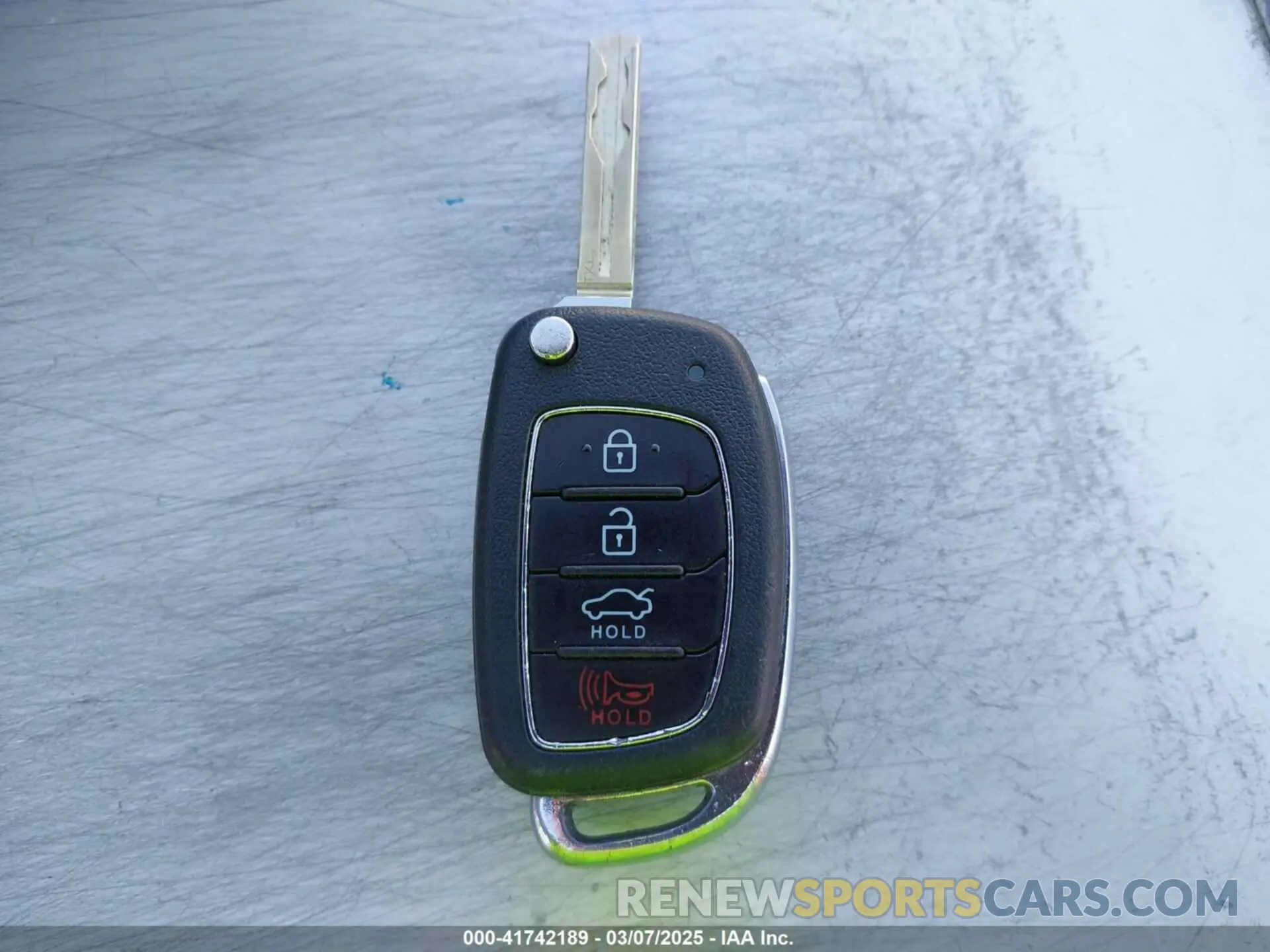 11 Photograph of a damaged car 5NPE24AF7KH820155 HYUNDAI SONATA 2019