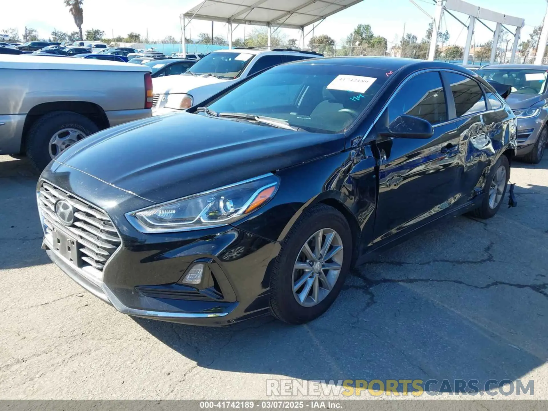 2 Photograph of a damaged car 5NPE24AF7KH820155 HYUNDAI SONATA 2019