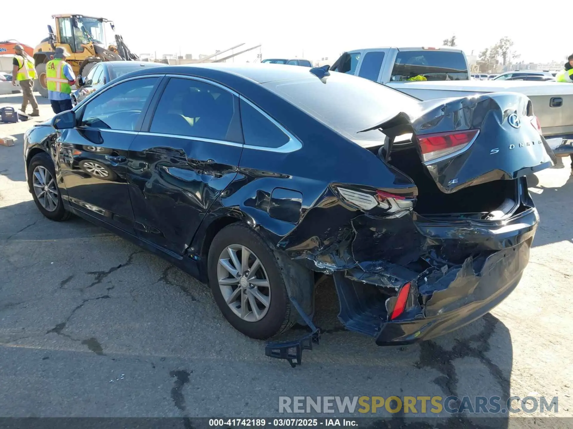 3 Photograph of a damaged car 5NPE24AF7KH820155 HYUNDAI SONATA 2019